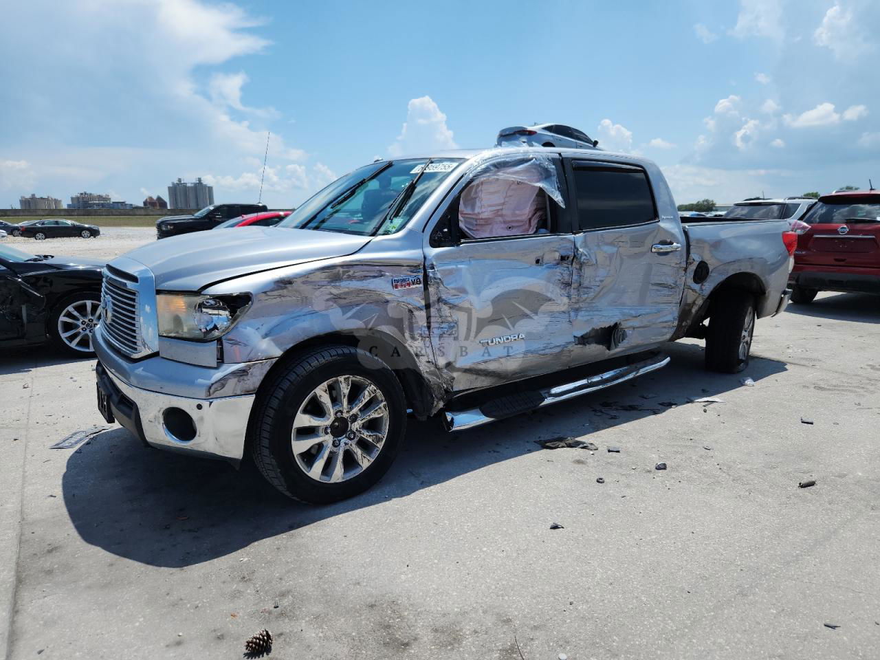 Toyota Tundra CREWMAX LIMITED 5.7L  8 2012