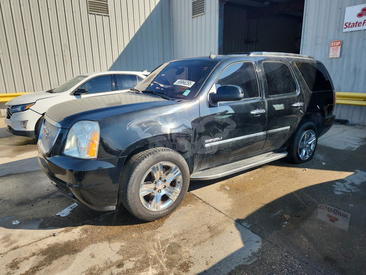GMC Yukon DENALI 6.2L  8 2013