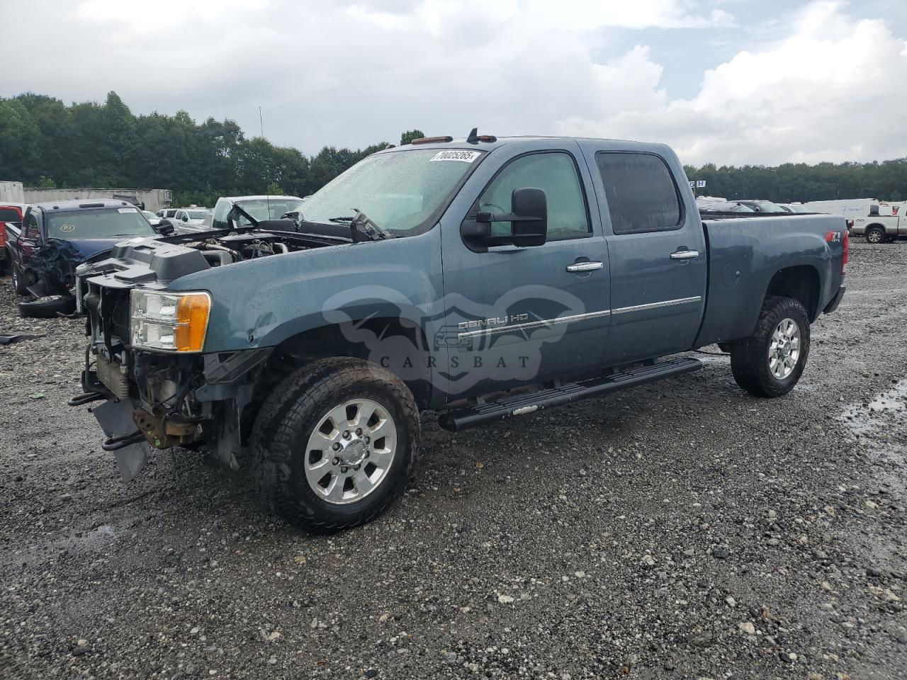 GMC Sierra K2500 DENALI 6.6L  8 2011
