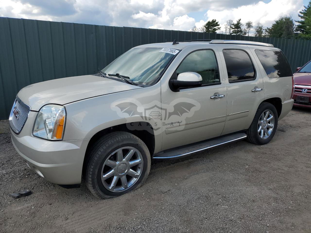 GMC Yukon DENALI 6.2L  8 2013