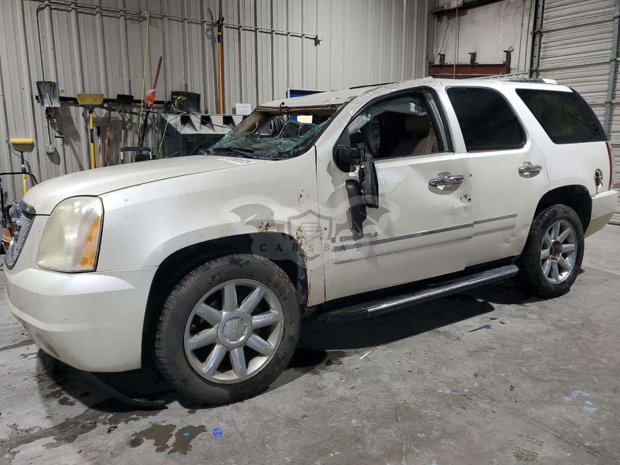 GMC Yukon DENALI 6.2L  8 2009