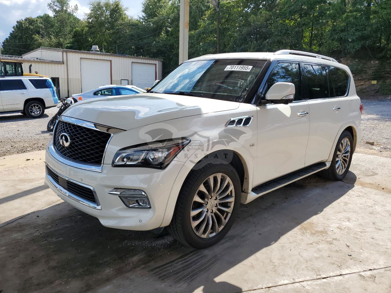 Infiniti QX80 BASE 5.6L  8 2017