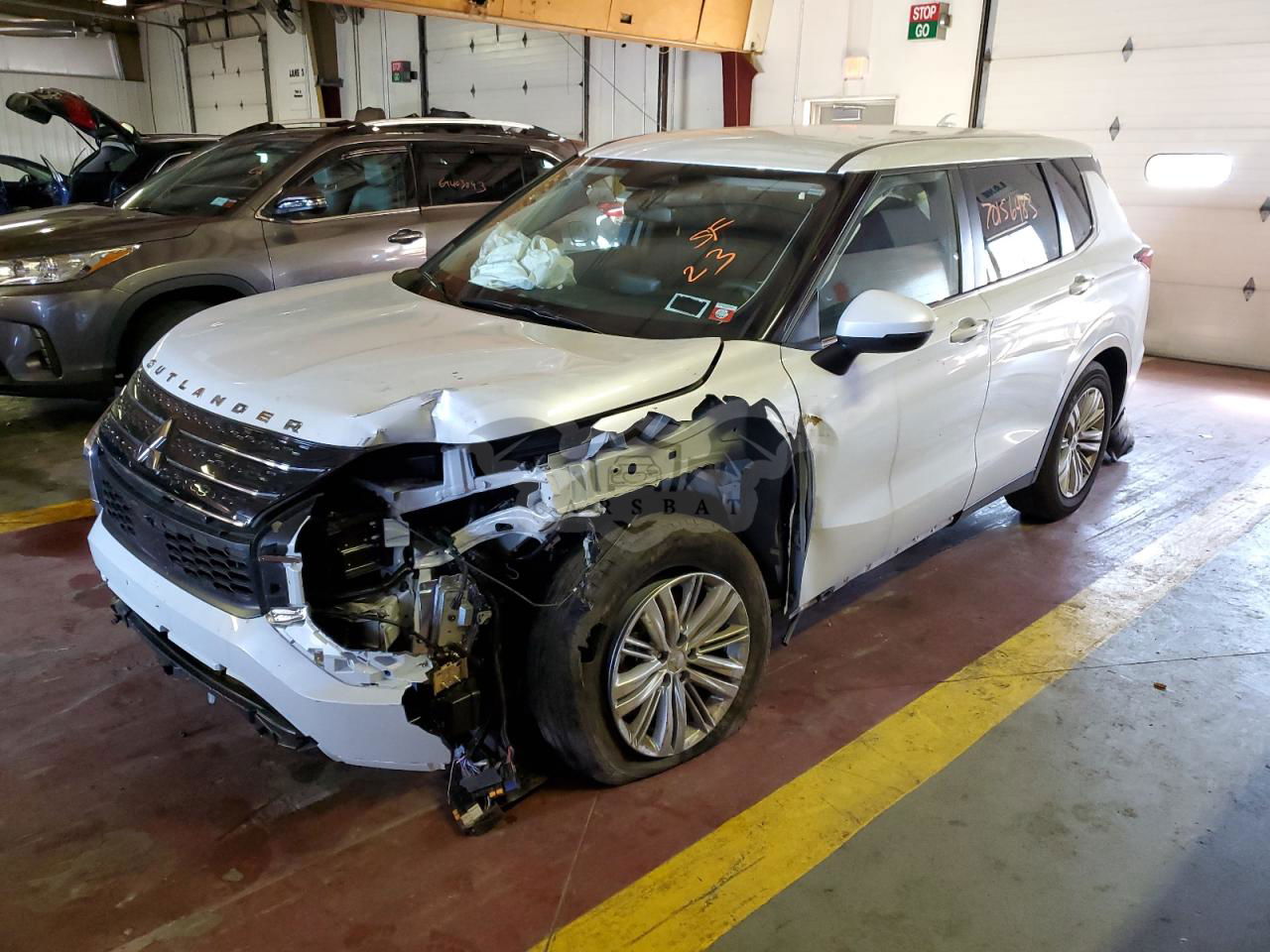 Mitsubishi Outlander ES 2.5L  4 2023