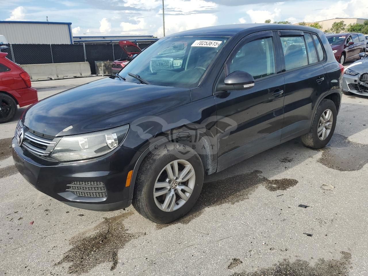 Volkswagen Tiguan S 2.0L  4 2012