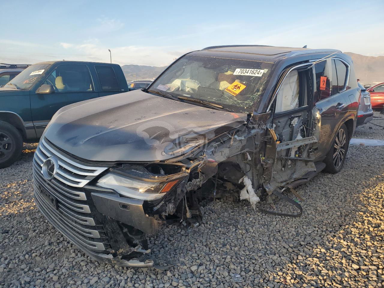 Lexus LX 600 BASE 3.5L  6 2023