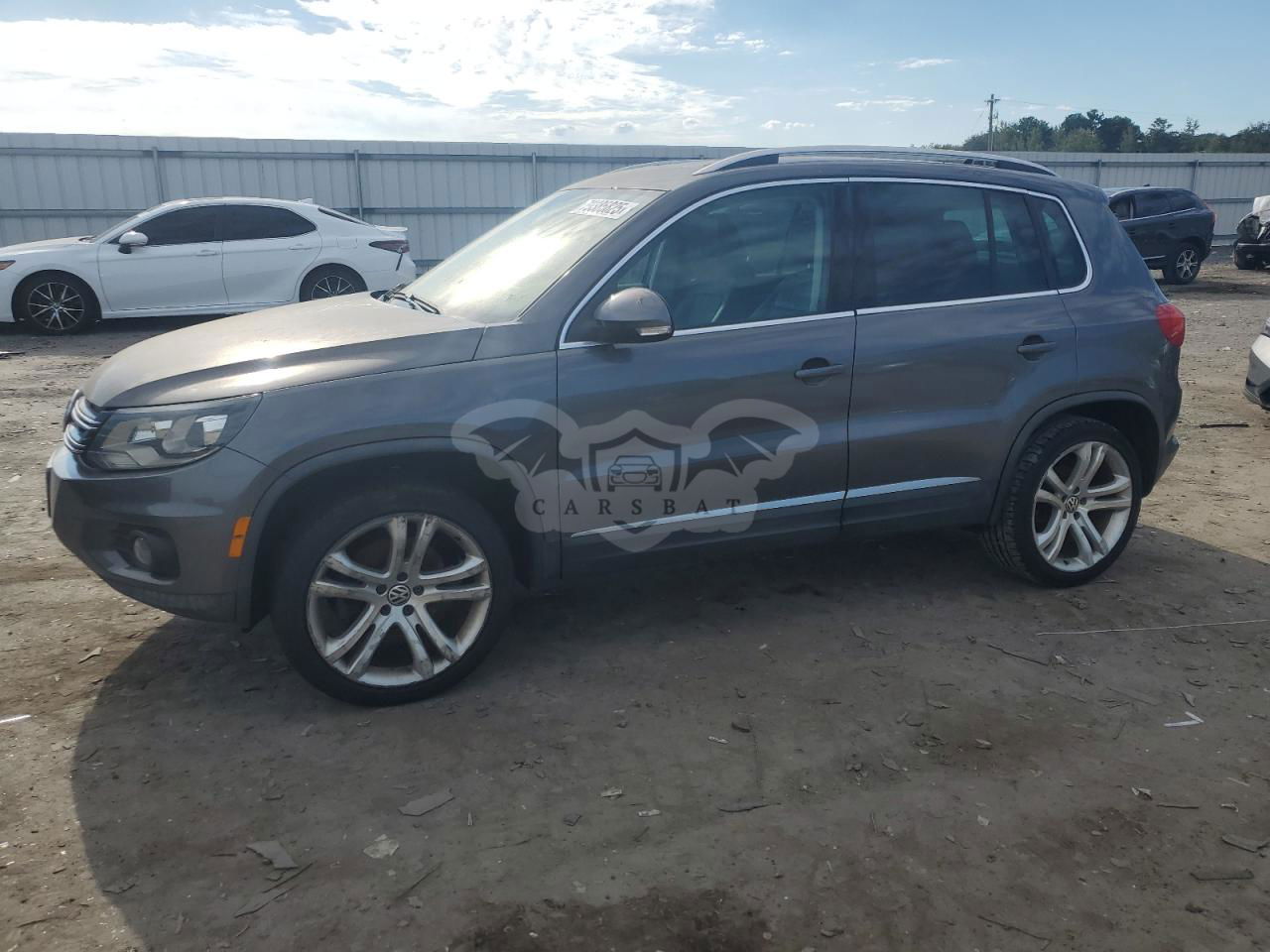 Volkswagen Tiguan S 2.0L  4 2012