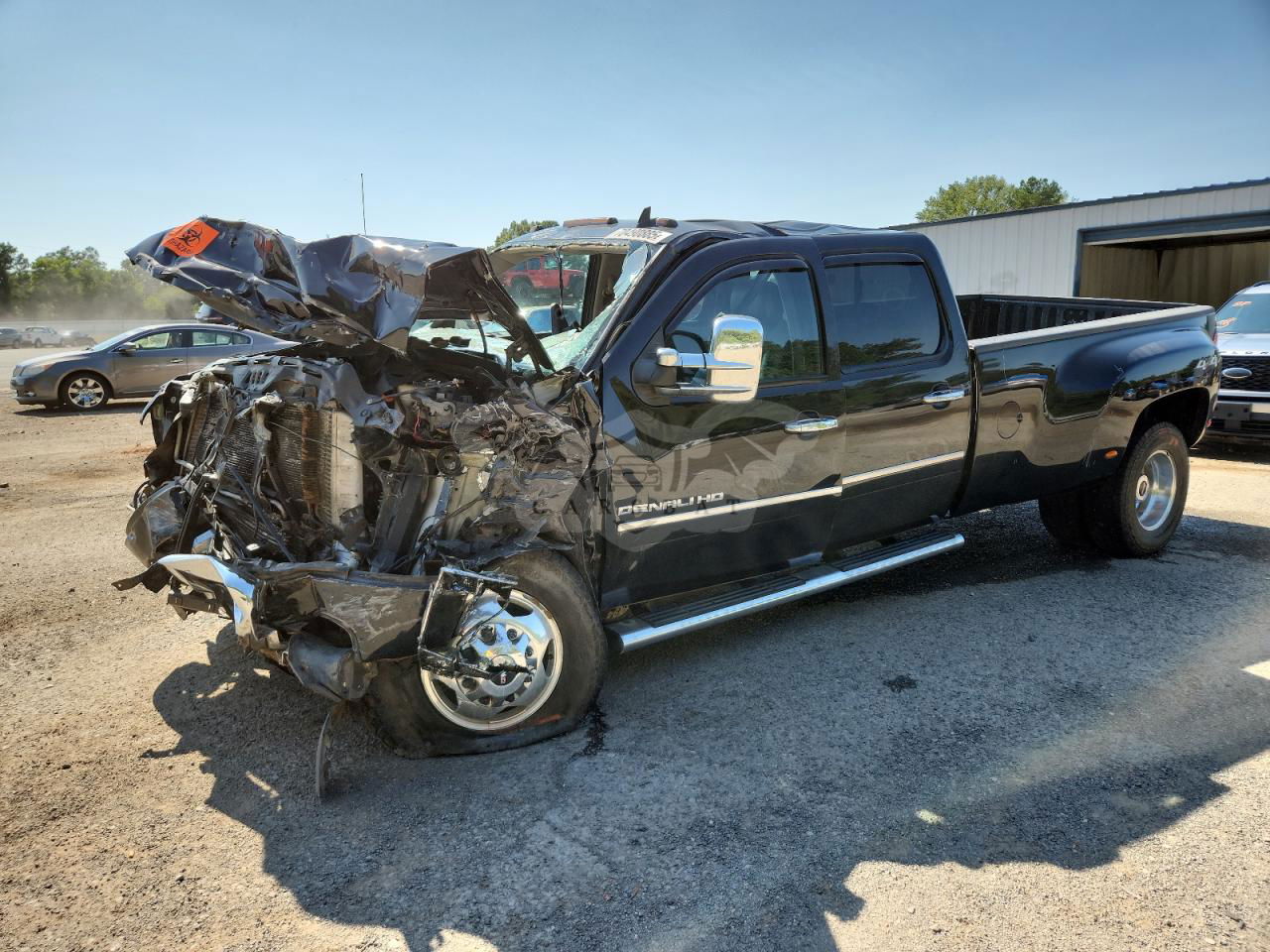 GMC Sierra K3500 DENALI 6.6L  8 2012