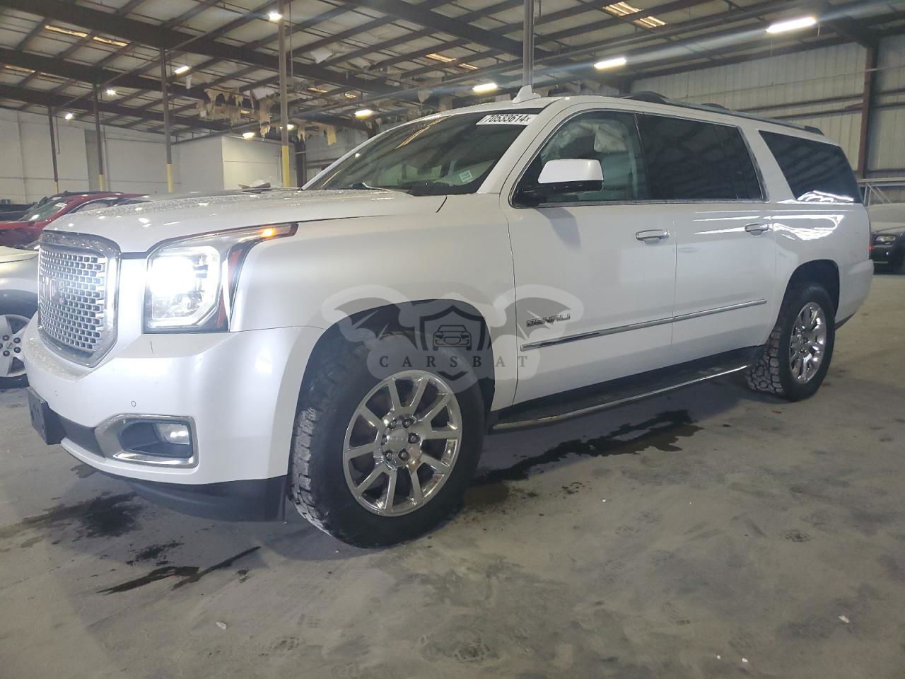GMC Yukon DENALI 6.2L  8 2016