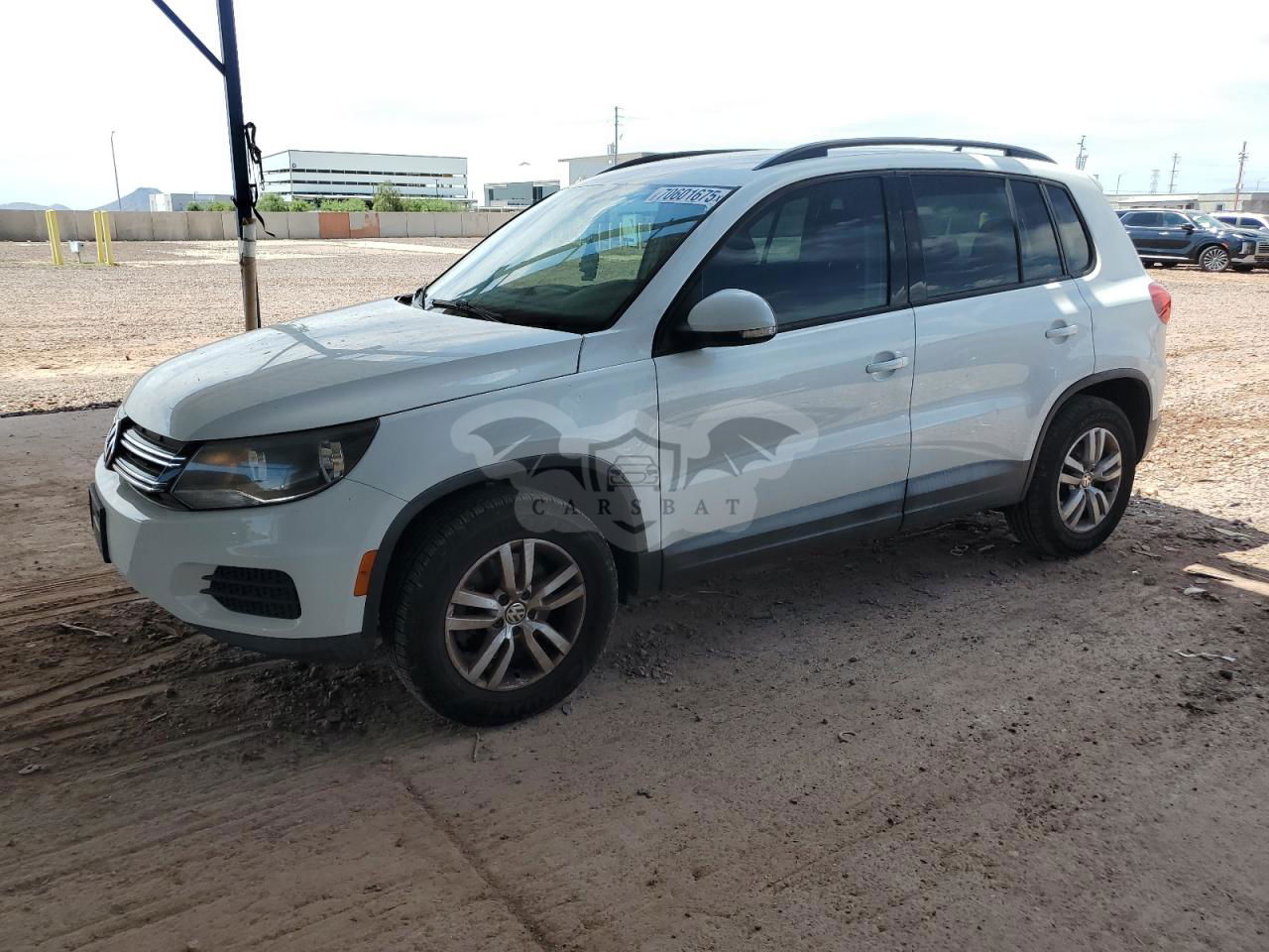Volkswagen Tiguan S 2.0L  4 2015