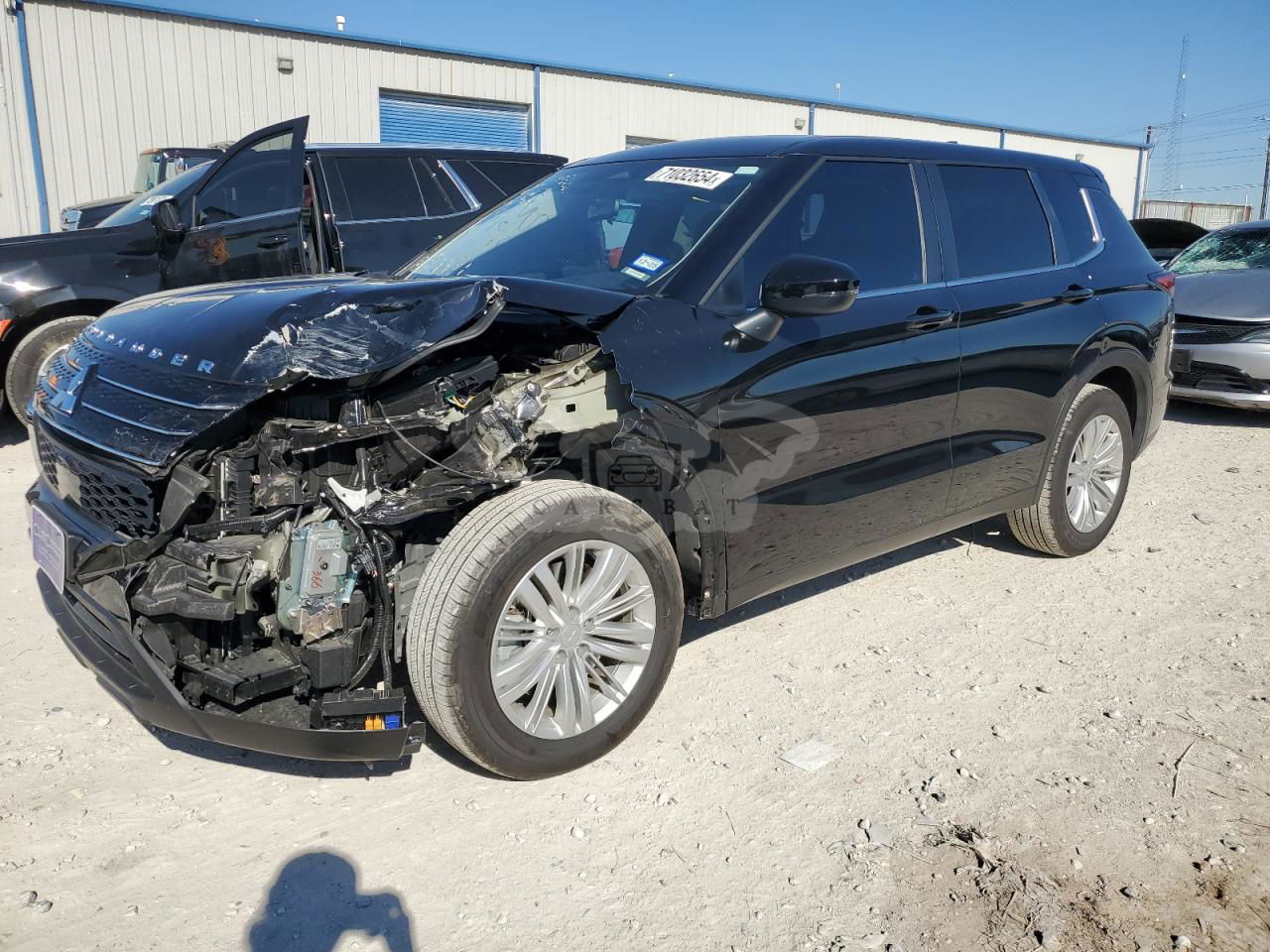 Mitsubishi Outlander ES 2.5L  4 2024