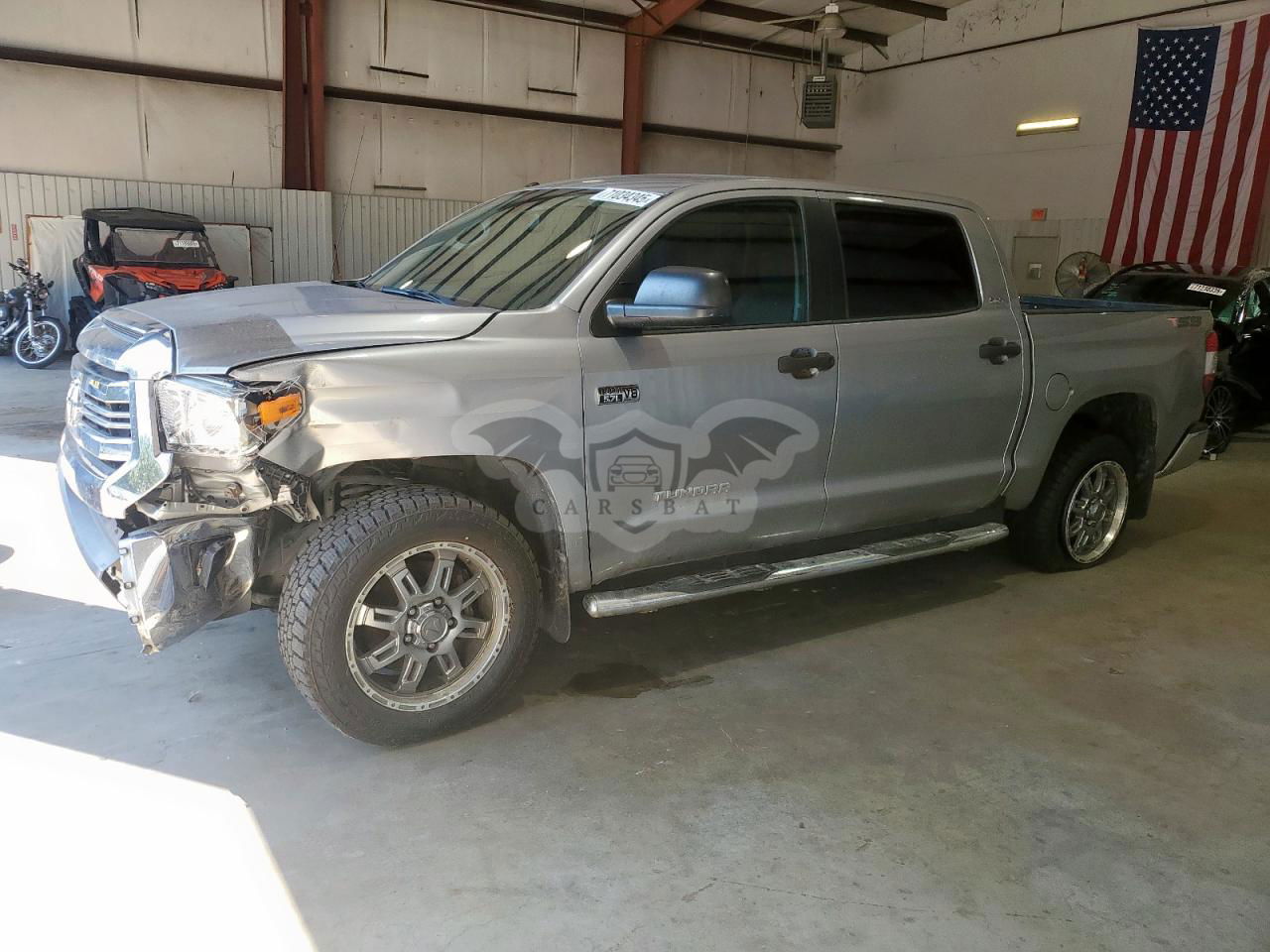 Toyota Tundra CREWMAX SR5 5.7L  8 2016