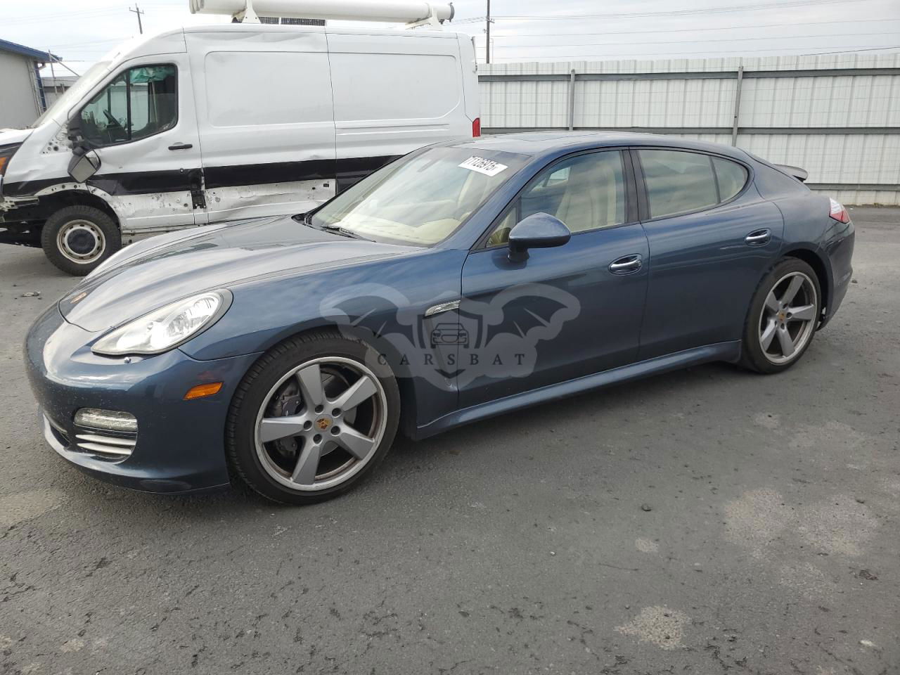 Porsche Panamera 2 3.6L  6 2012