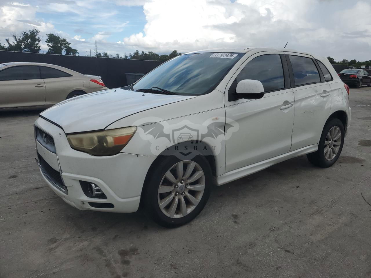 Mitsubishi Outlander SE 2.0L  4 2011