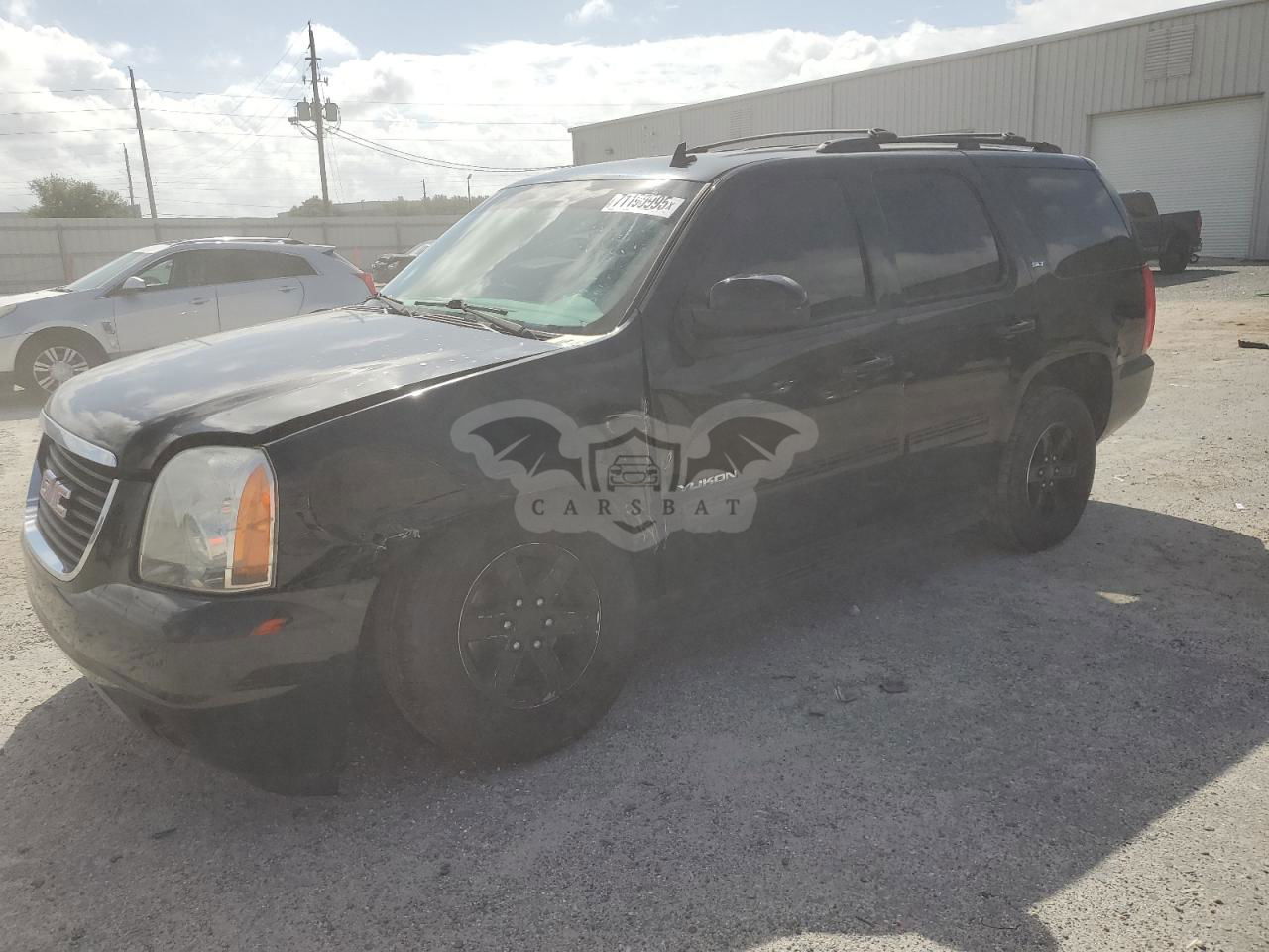 GMC Yukon SLT 5.3L  8 2013