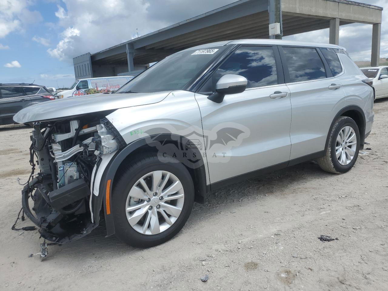 Mitsubishi Outlander ES 2.5L  4 2025