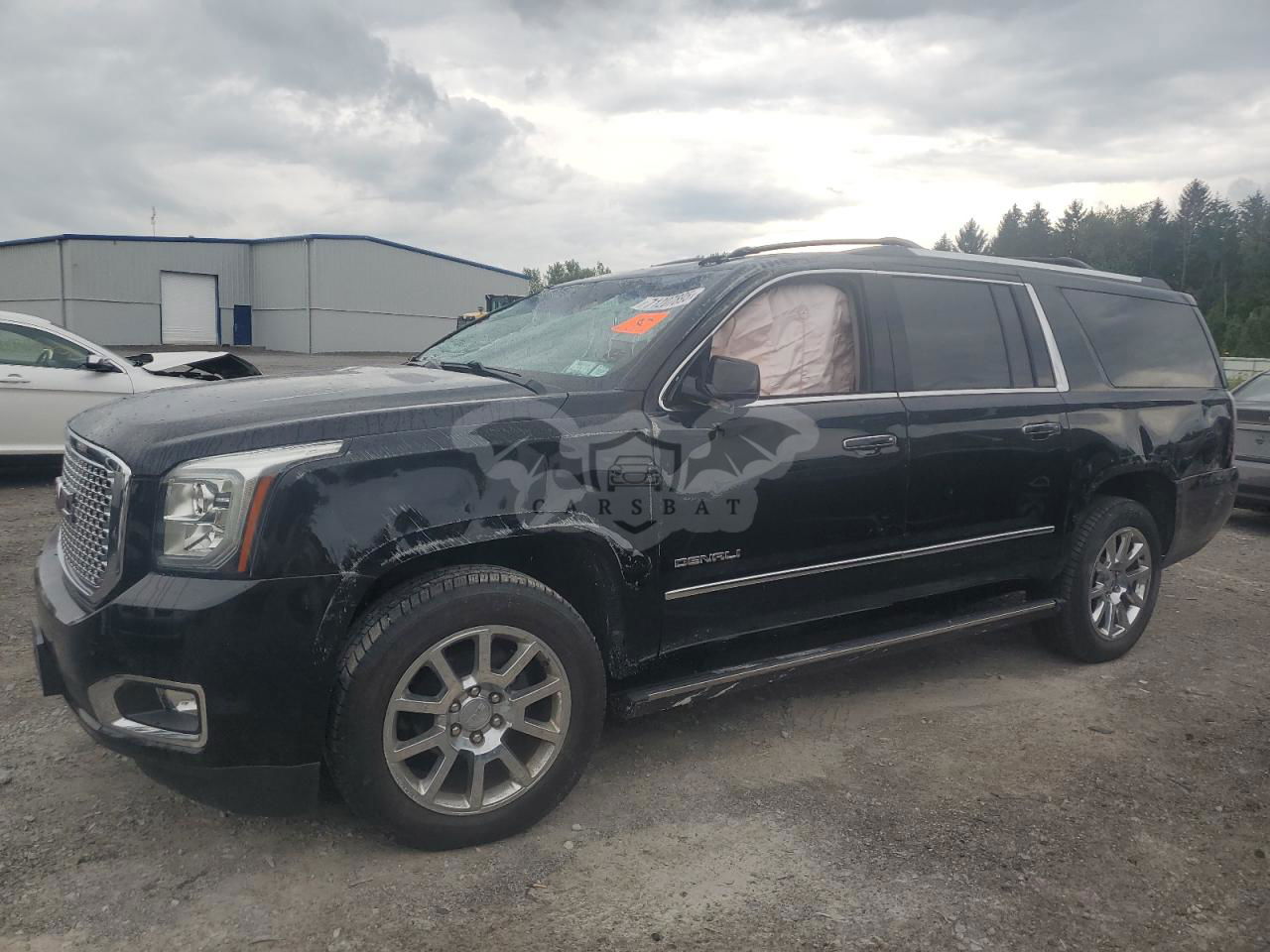 GMC Yukon DENALI 6.2L  8 2016