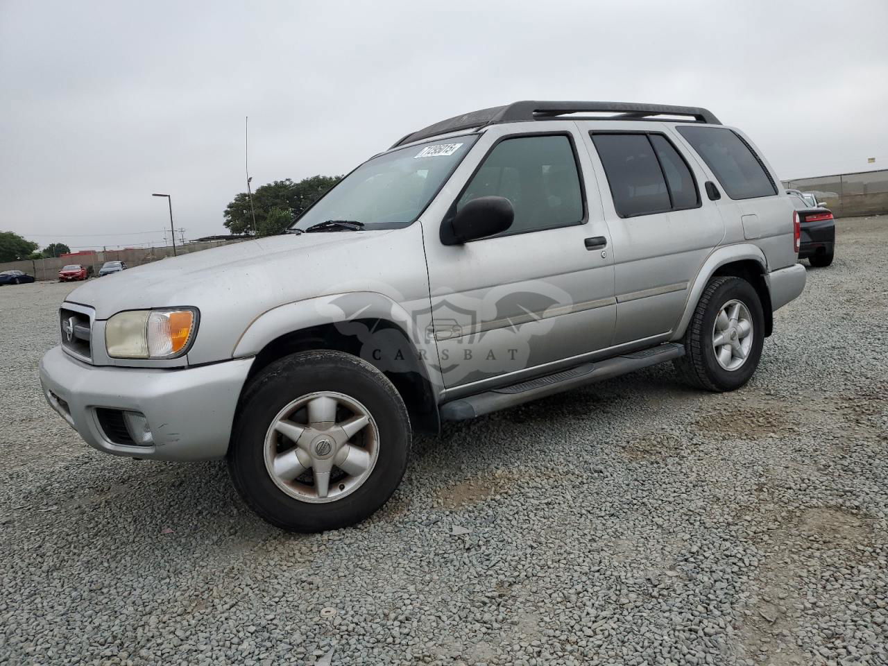 Nissan Pathfinder LE 3.5L  6 2002