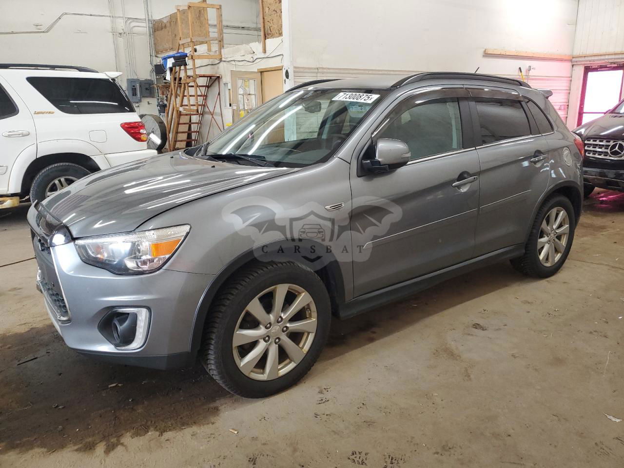 Mitsubishi Outlander SE 2.4L  4 2015