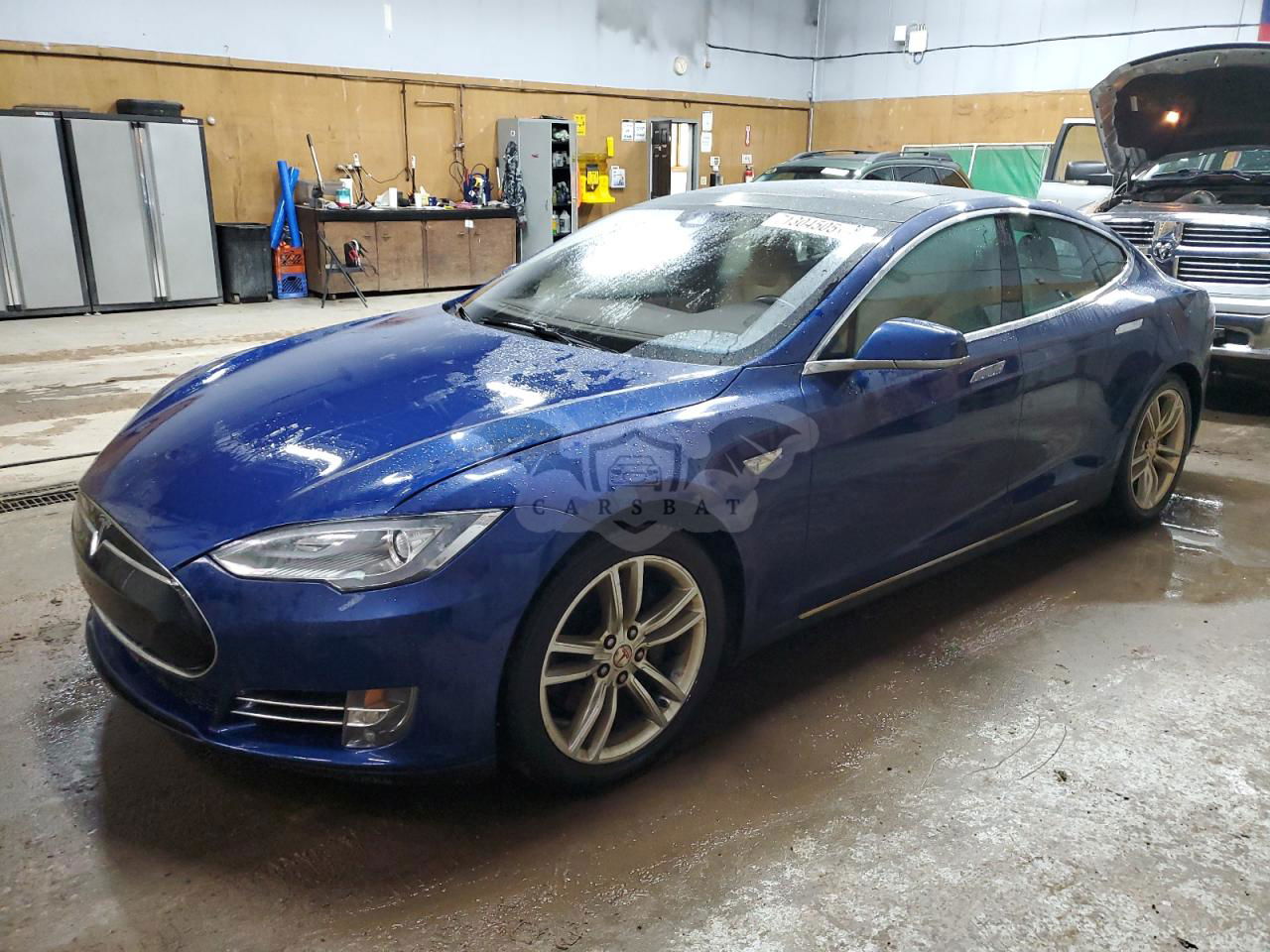 Tesla Model S 2015