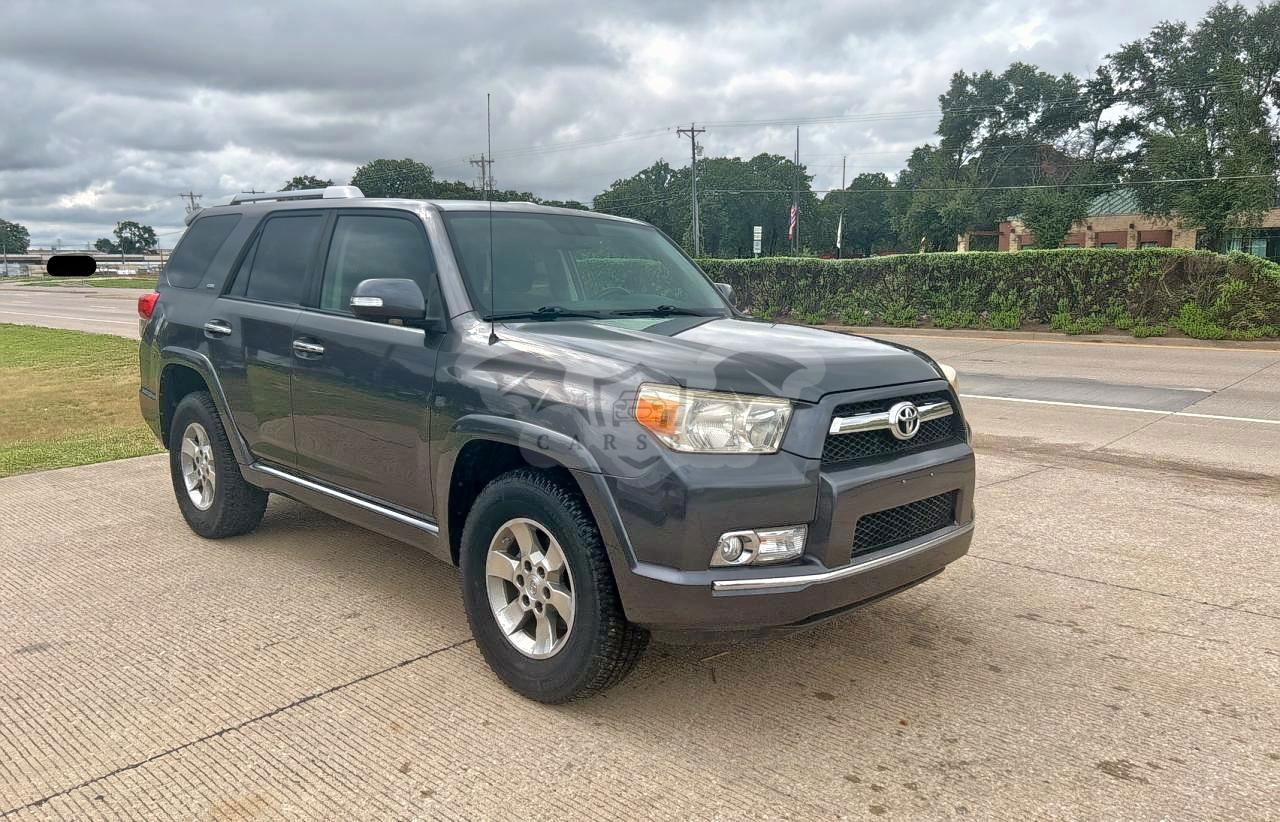 Toyota 4Runner SR5 4.0L  6 2011