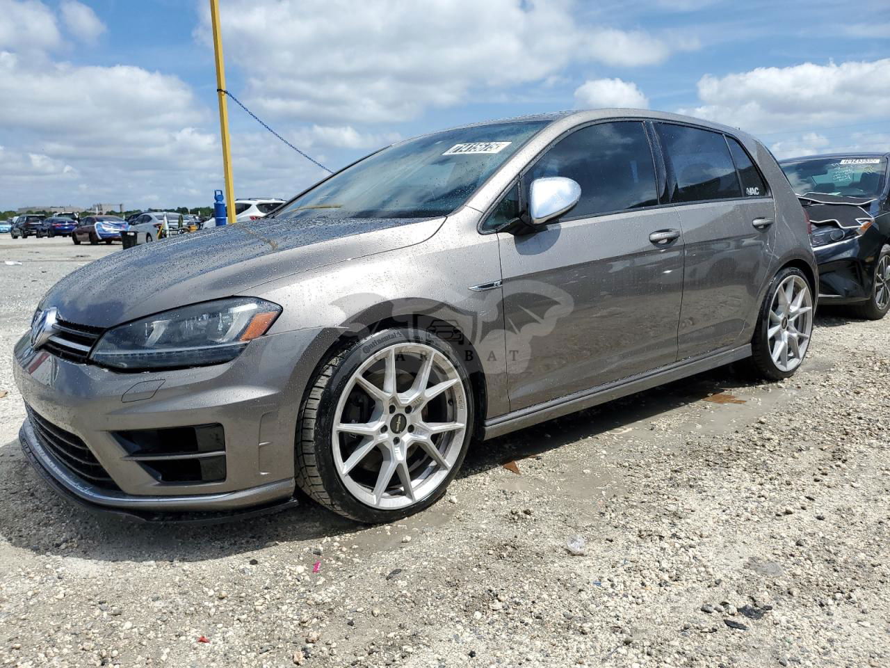 Volkswagen Golf 2  L  4 2016