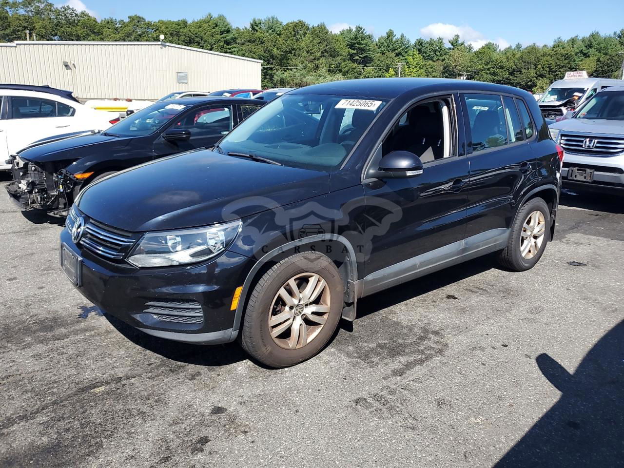 Volkswagen Tiguan S 2.0L  4 2013