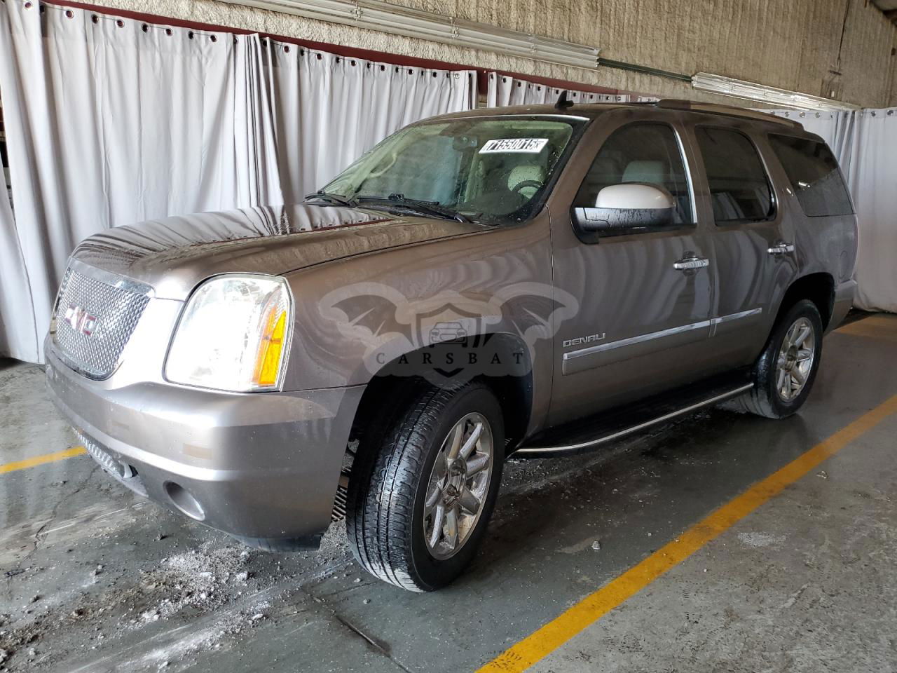 GMC Yukon DENALI 6.2L  8 2013