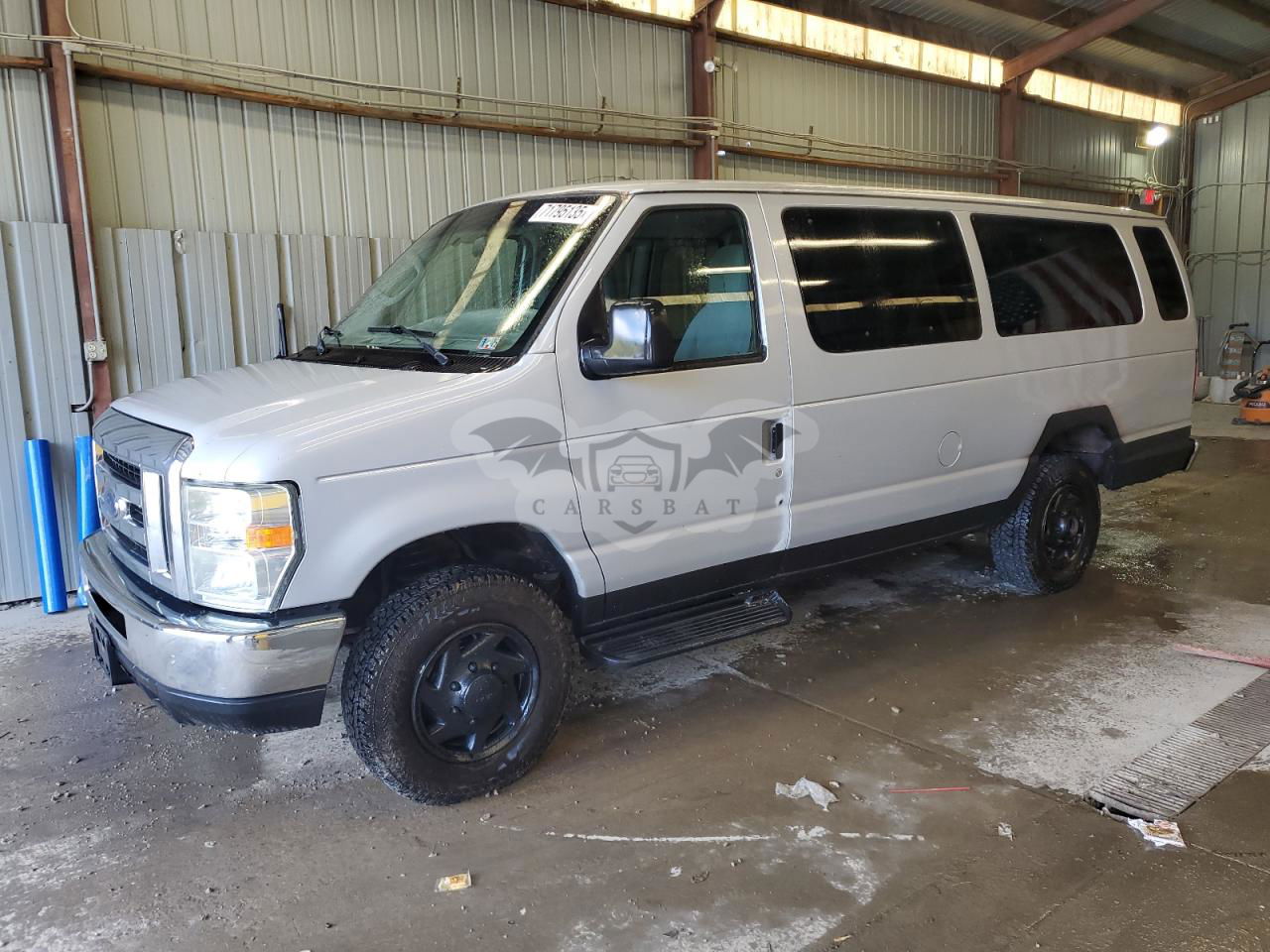 Ford Econoline E350 SUPER DUTY WAGON 5.4L  8 2009
