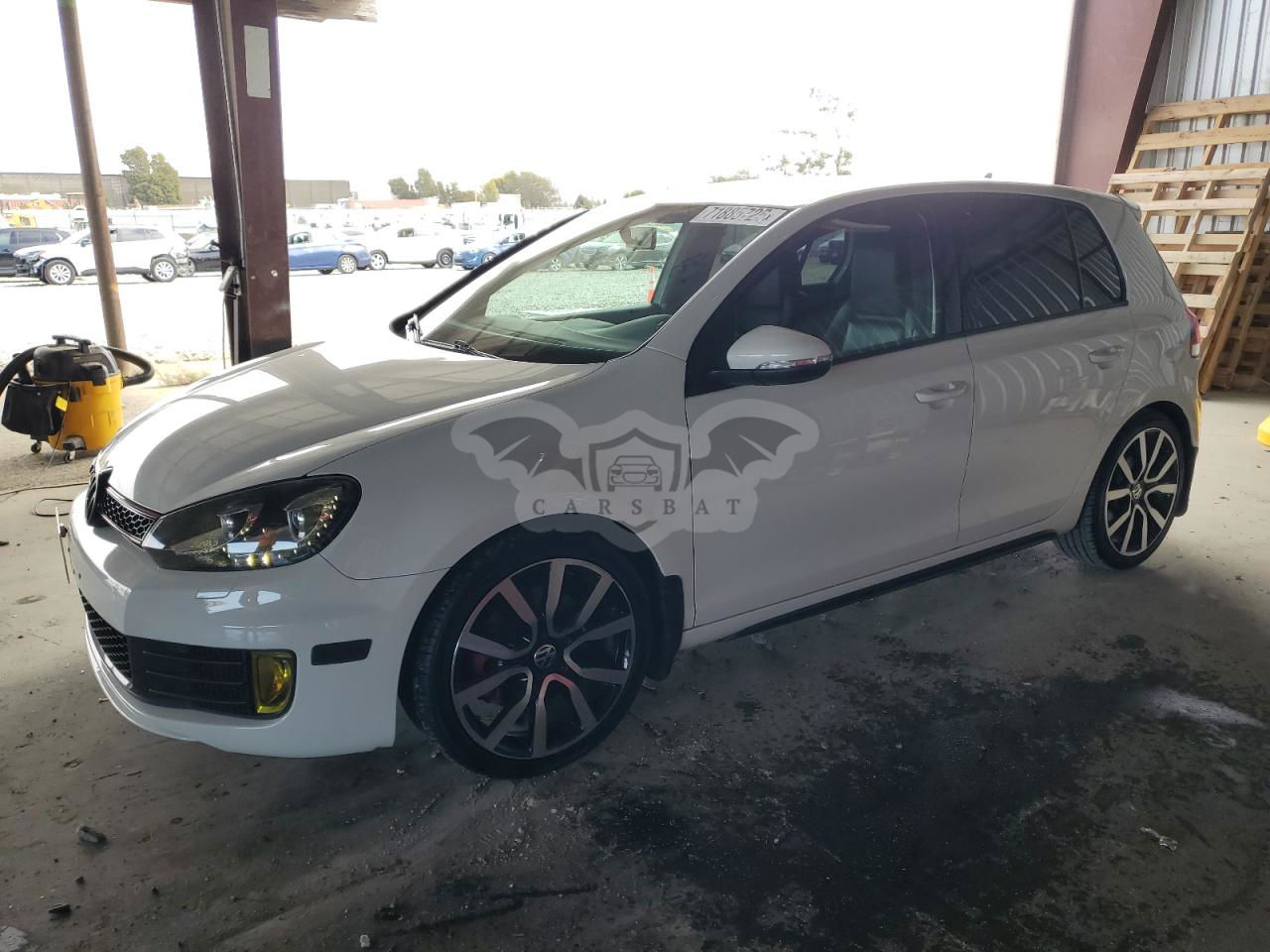 Volkswagen Golf 2.0L  4 2013