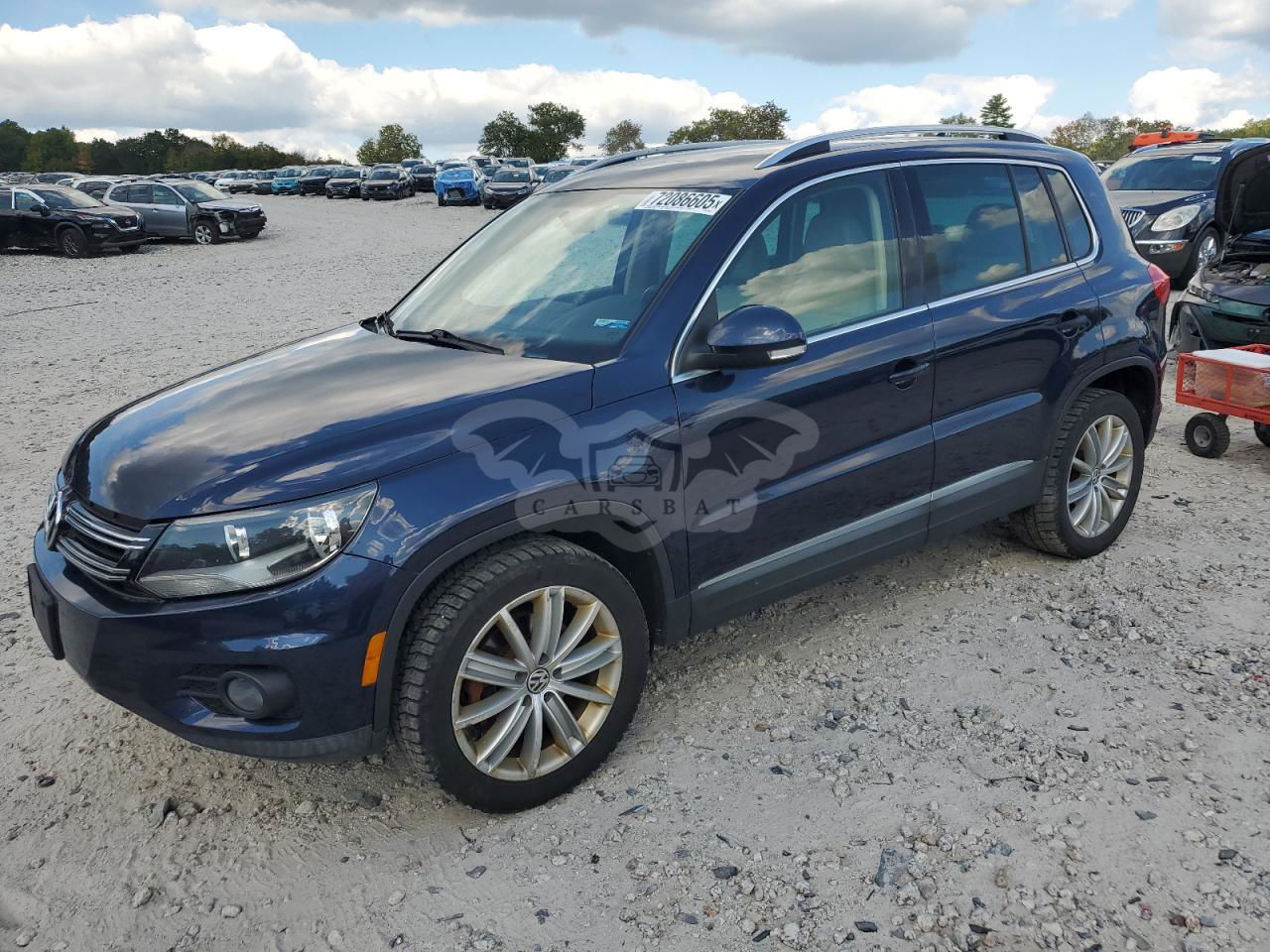 Volkswagen Tiguan S 2.0L  4 2015