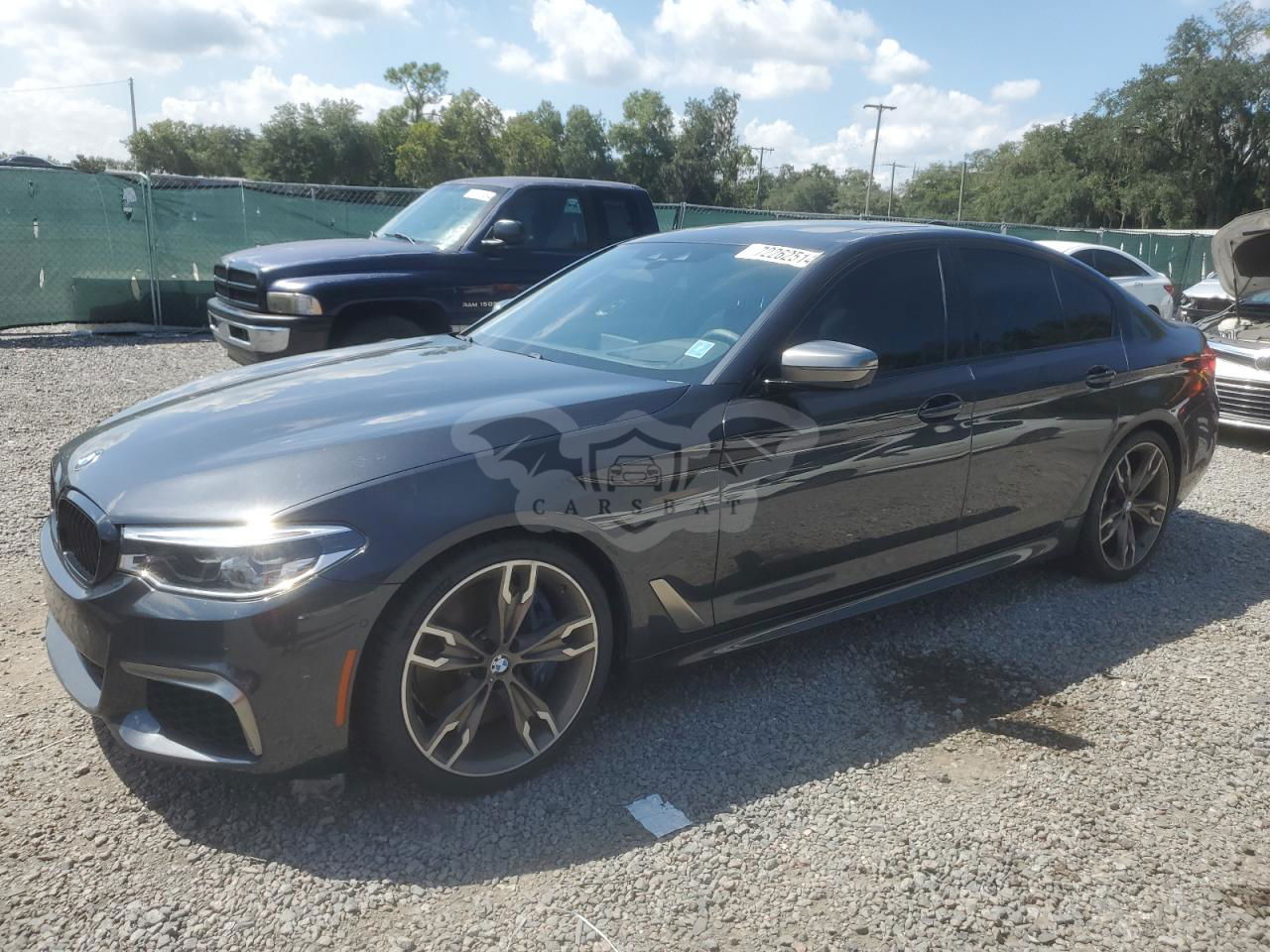 BMW M5 4.4L  8 2020