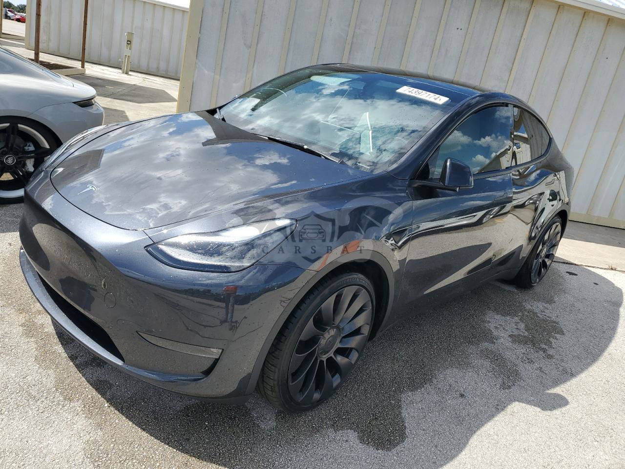 Tesla Model Y 2024