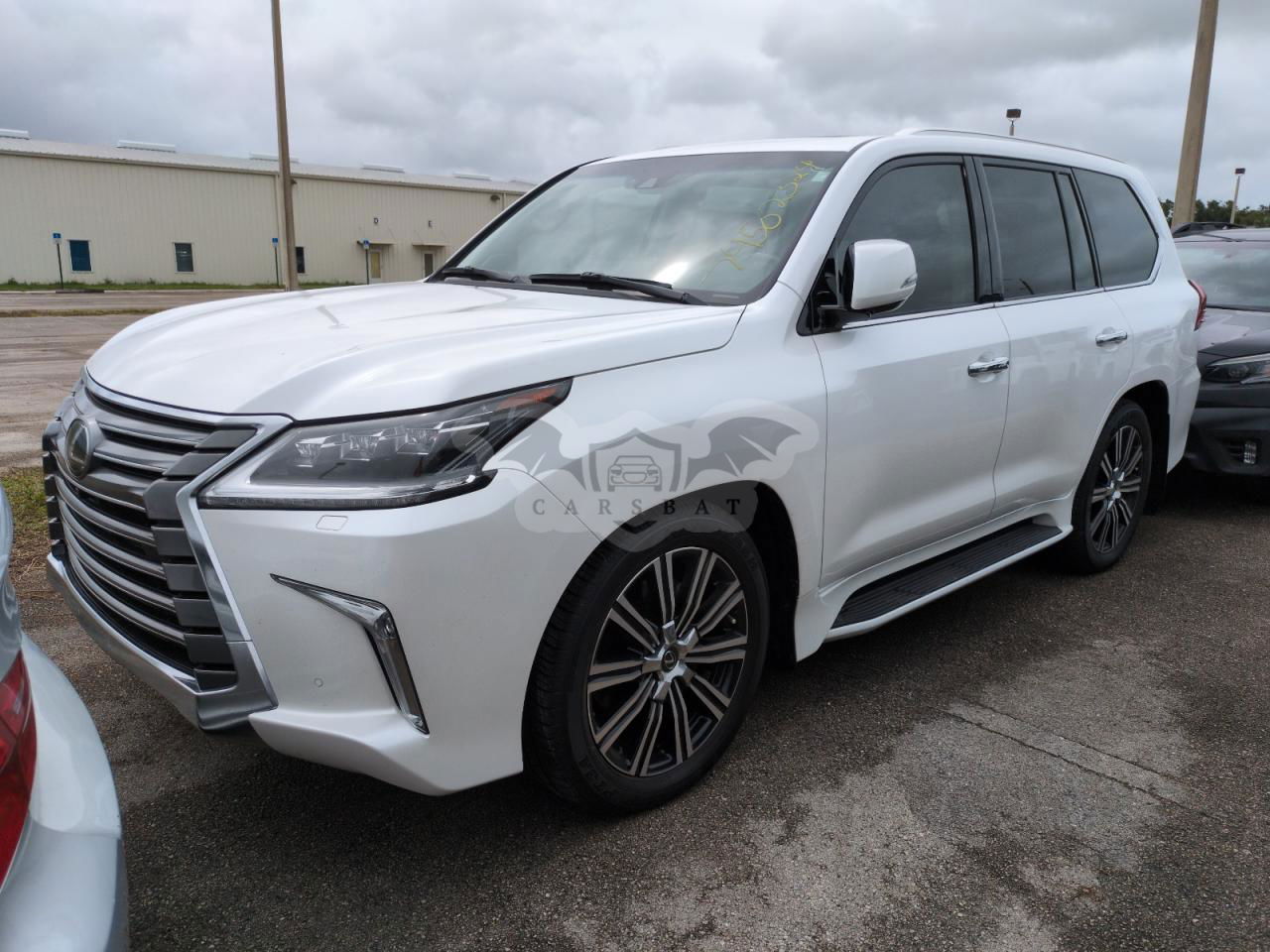 Lexus LX 570 5.7L  8 2021