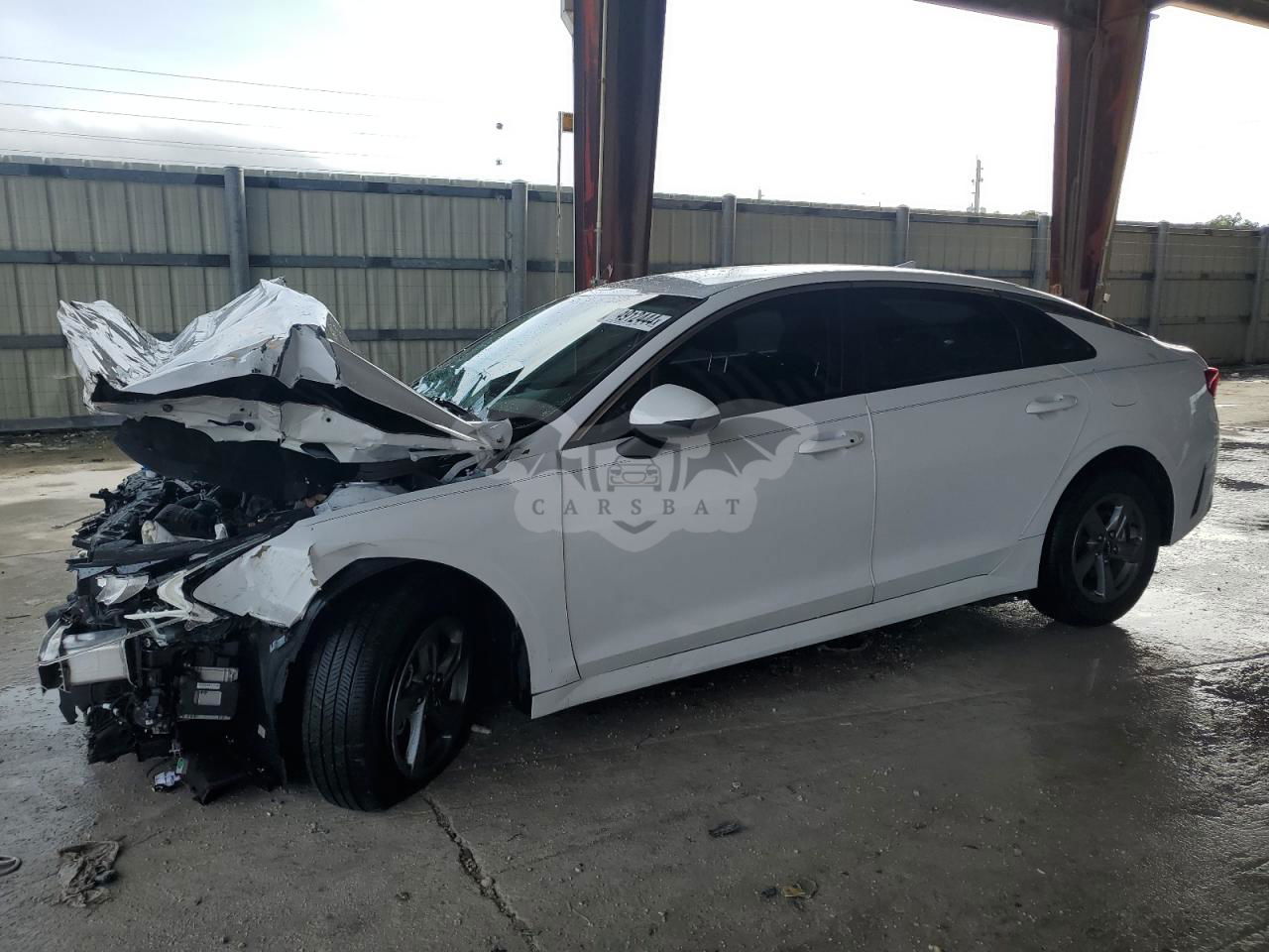 Kia K5 LXS 1.6L  4 2024