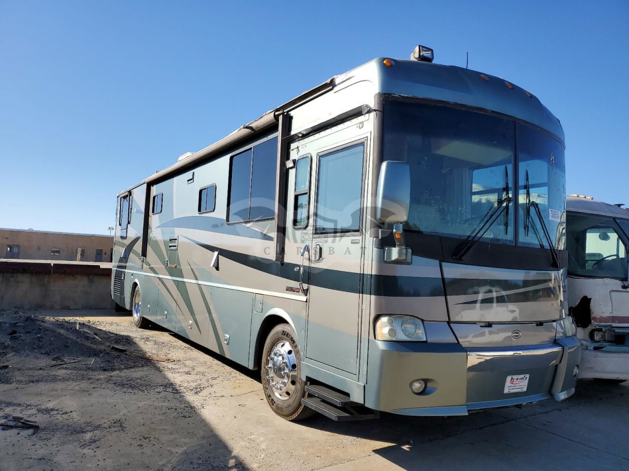 Freightliner X-line X LINE MOTOR HOME 8.3L  6 2004