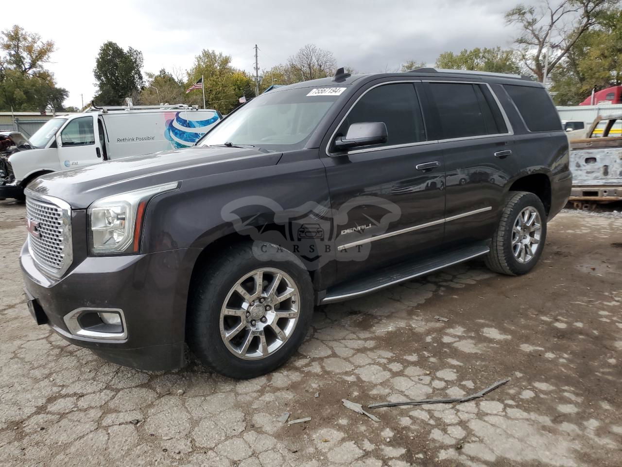 GMC Yukon DENALI 6.2L  8 2016
