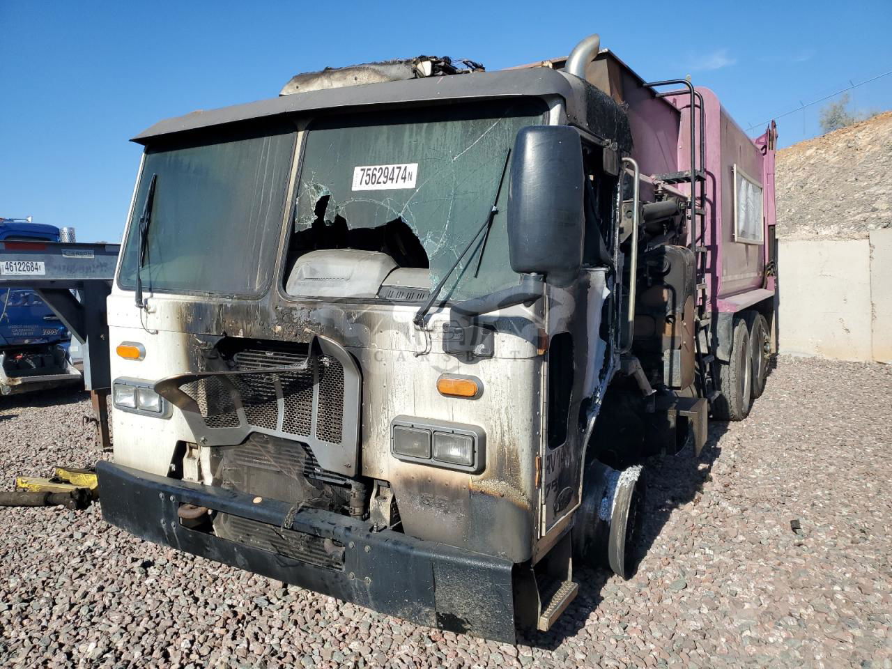 Peterbilt 320/325 8.9L  6 2014