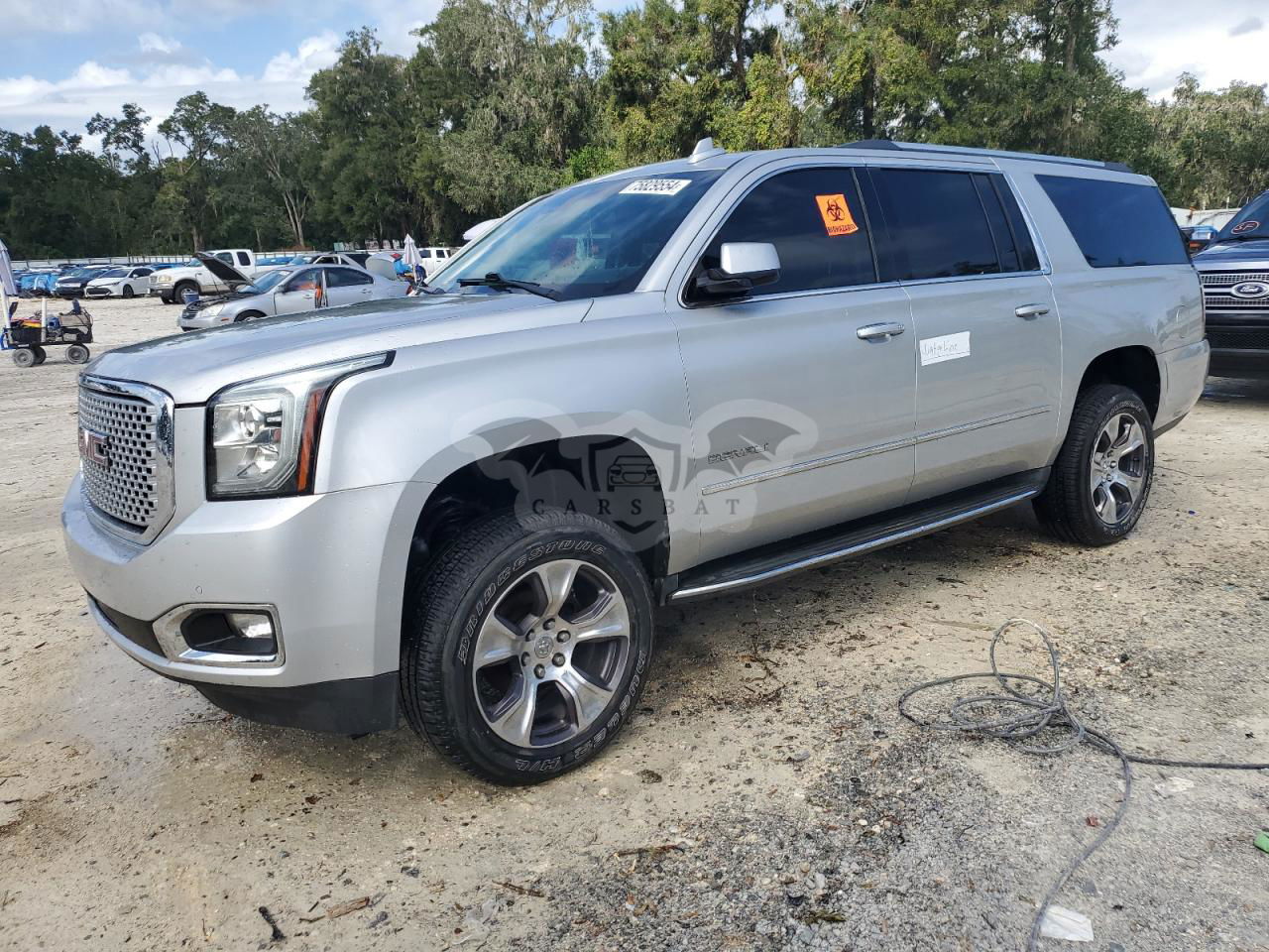 GMC Yukon DENALI 6.2L  8 2016