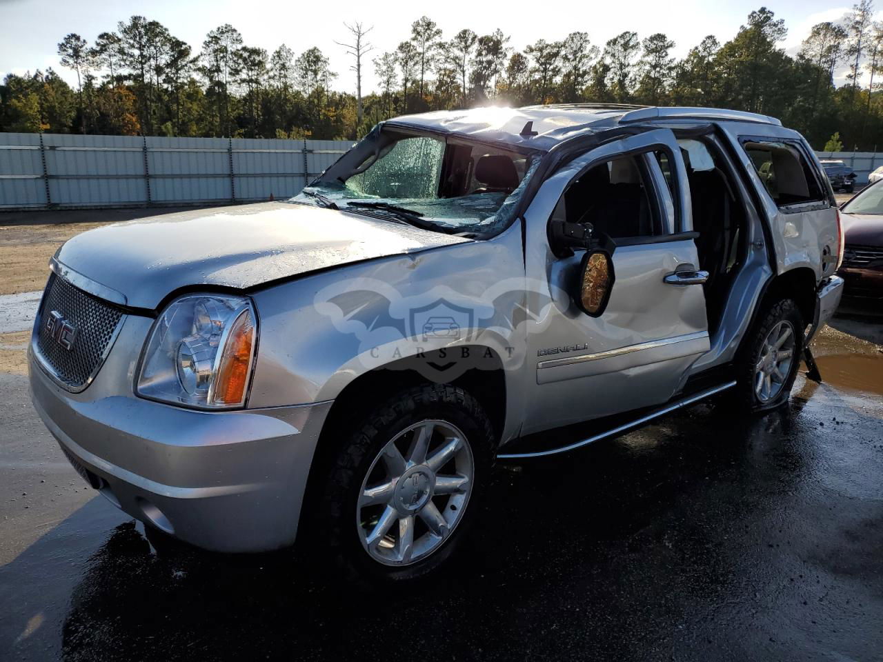 GMC Yukon DENALI 6.2L  8 2013