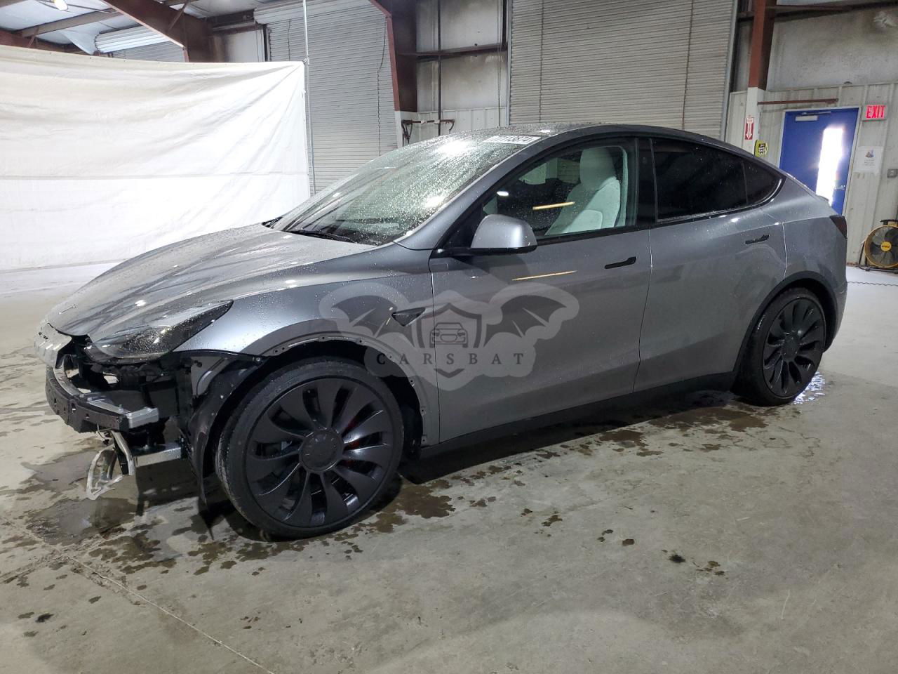 Tesla Model Y 2024