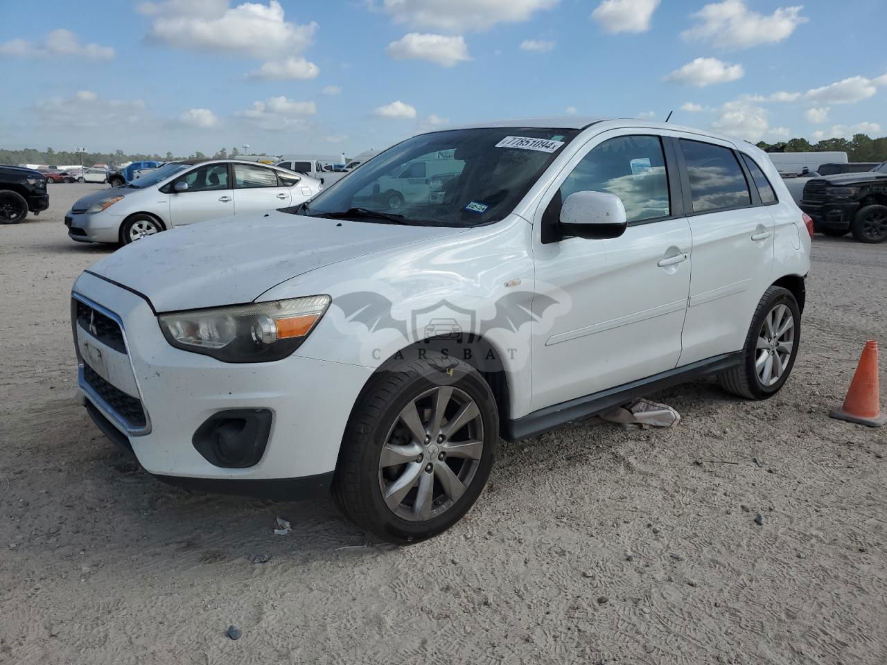 Mitsubishi Outlander ES 2.0L  4 2014