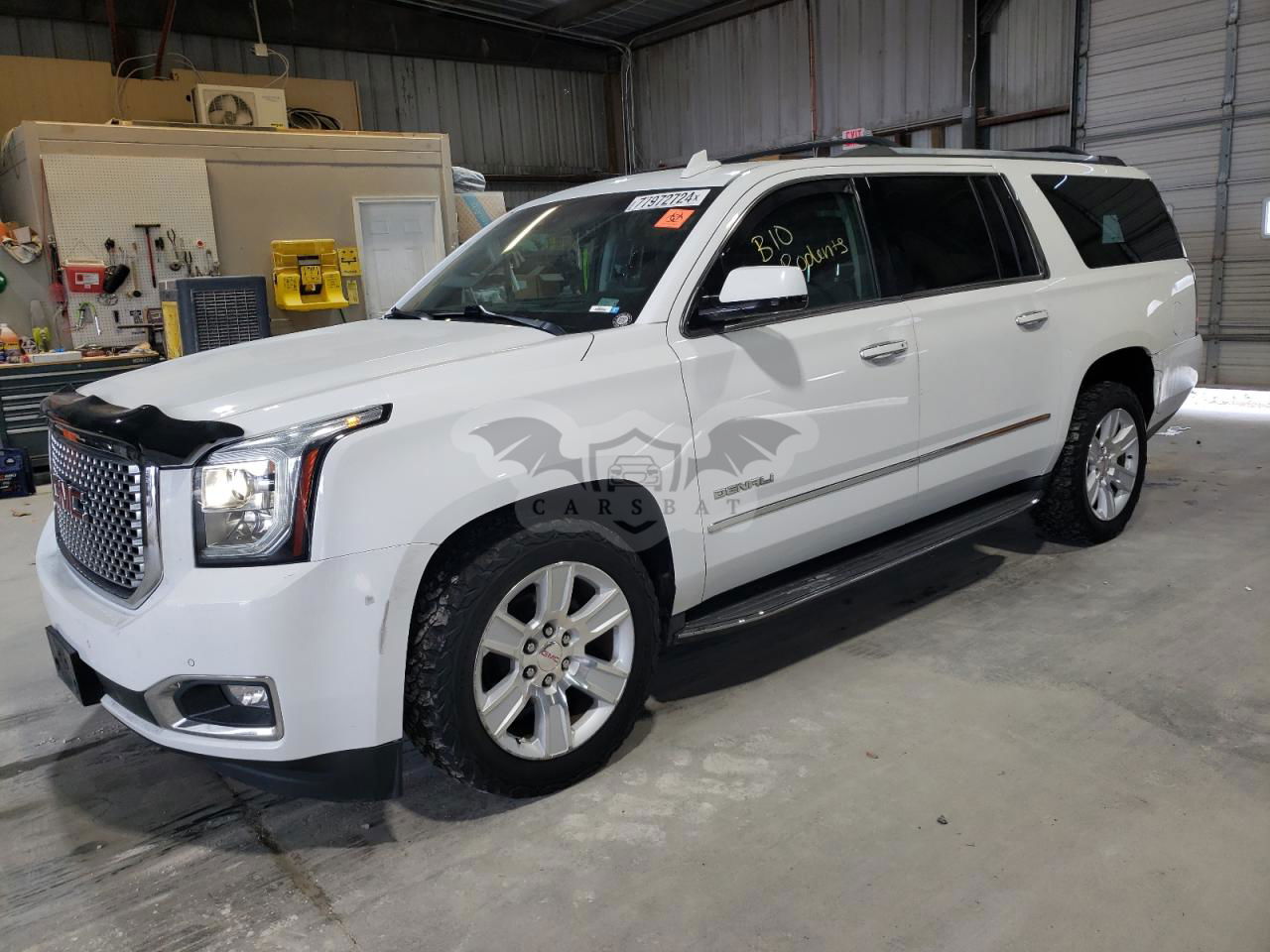GMC Yukon DENALI 6.2L  8 2016