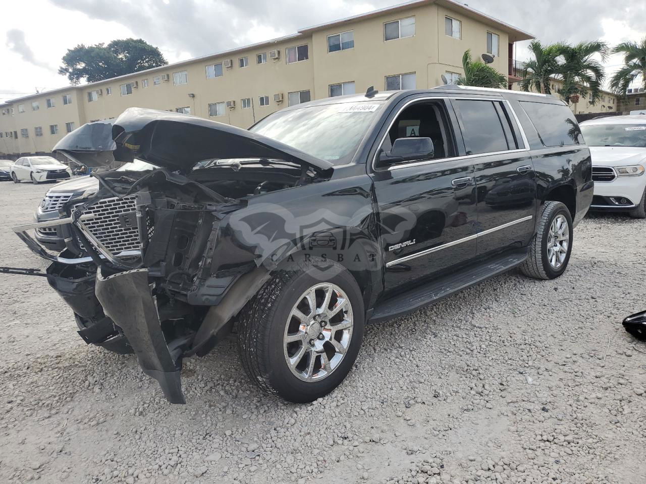 GMC Yukon DENALI 6.2L  8 2015