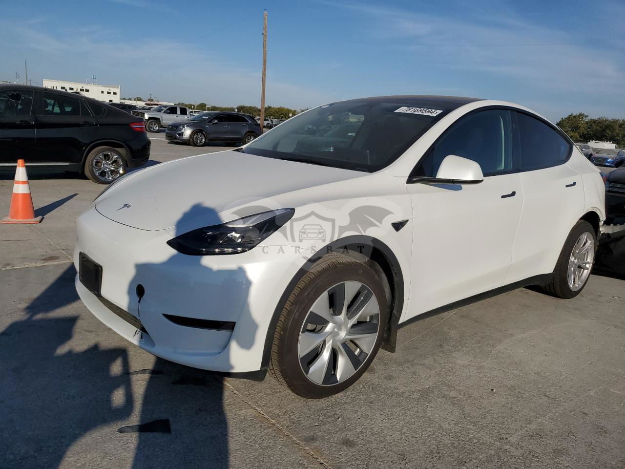 Tesla Model Y 2024