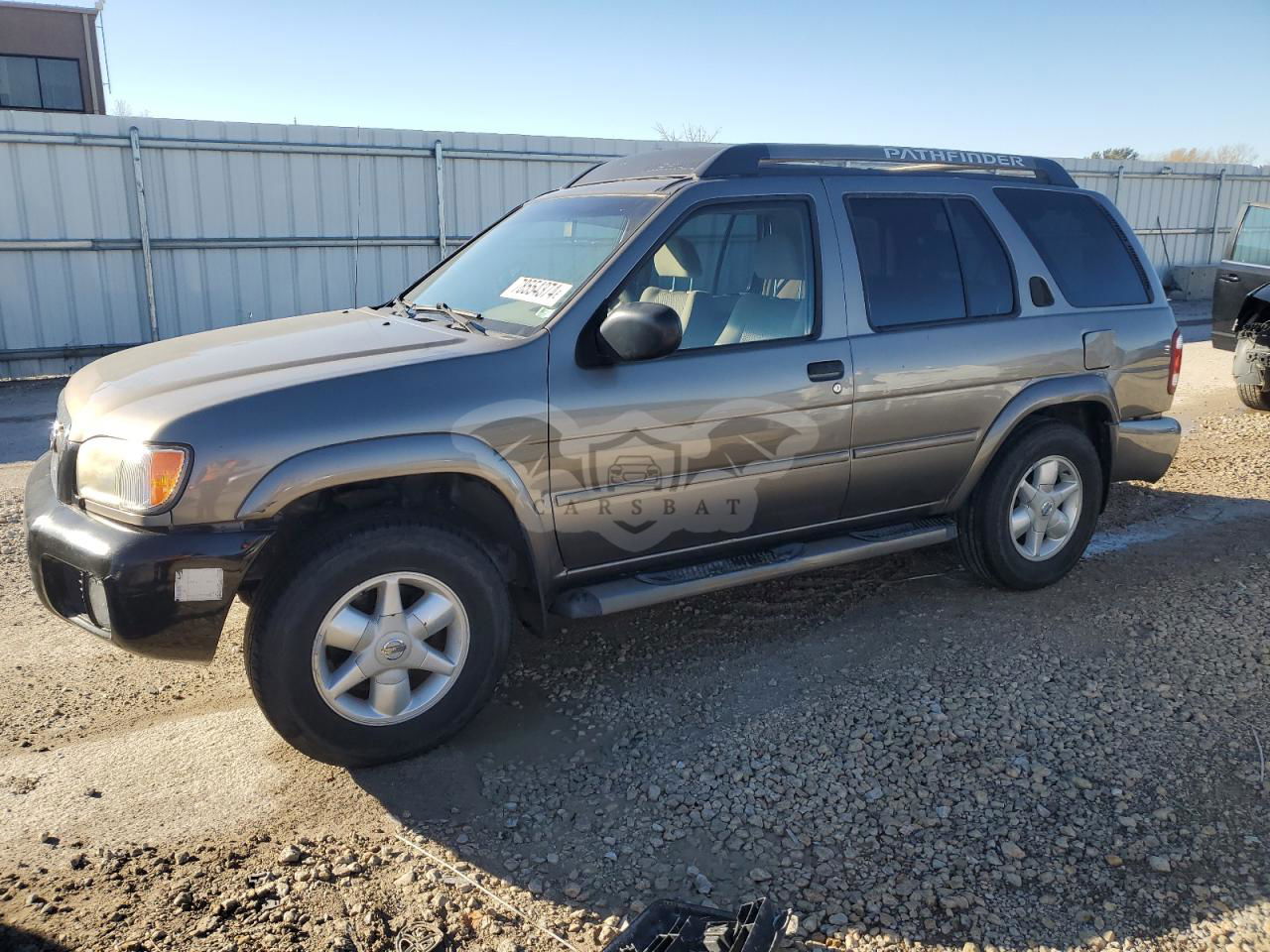 Nissan Pathfinder LE 3.5L  6 2002