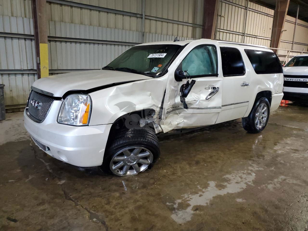 GMC Yukon DENALI 6.2L  8 2012
