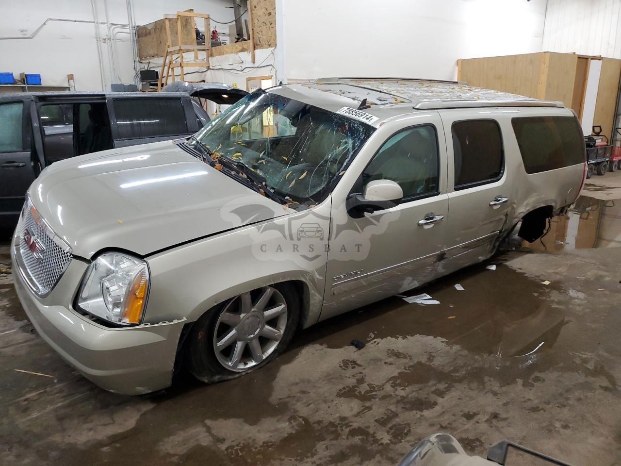 GMC Yukon DENALI 6.2L  8 2014