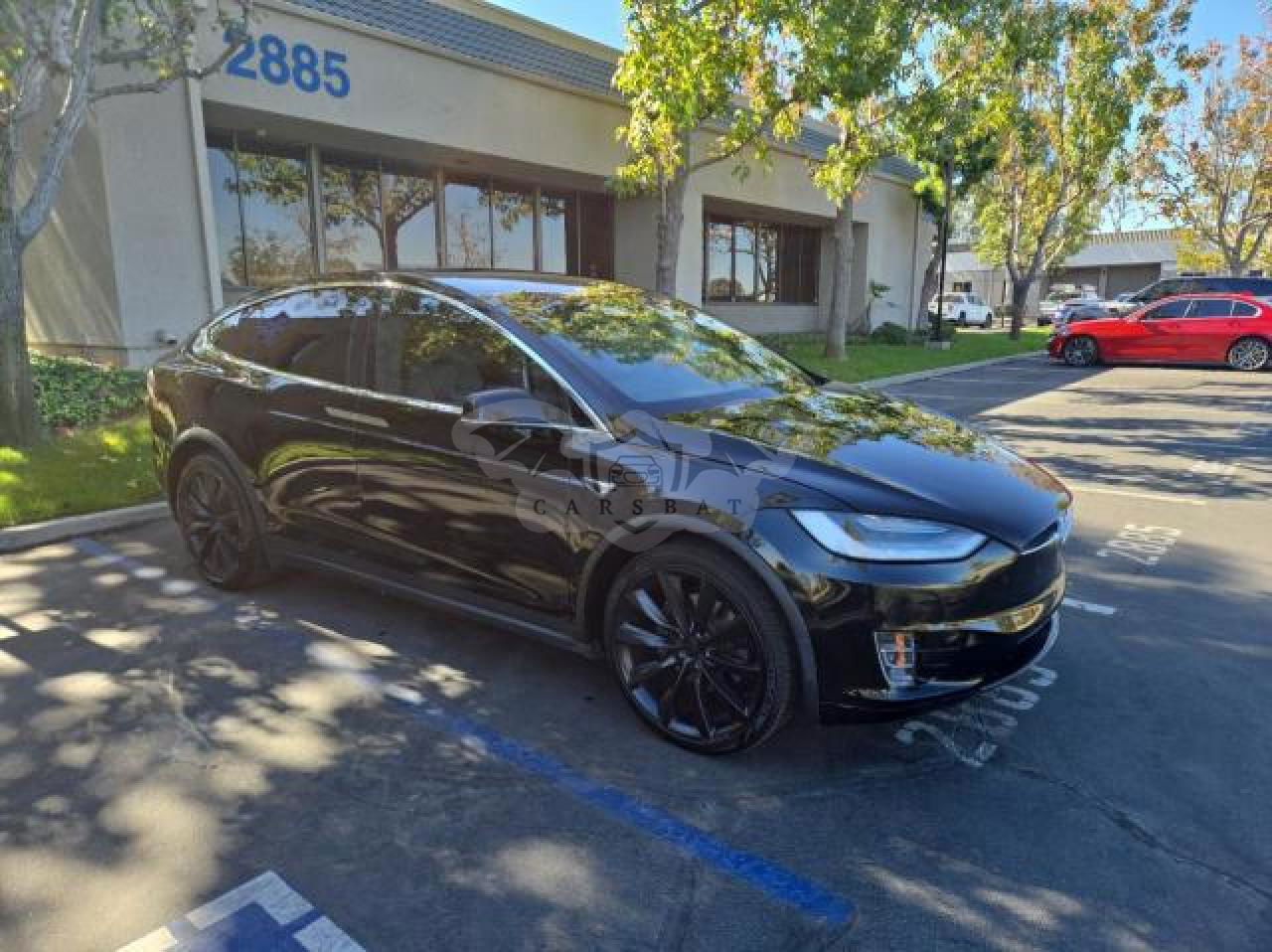Tesla Model X 2021