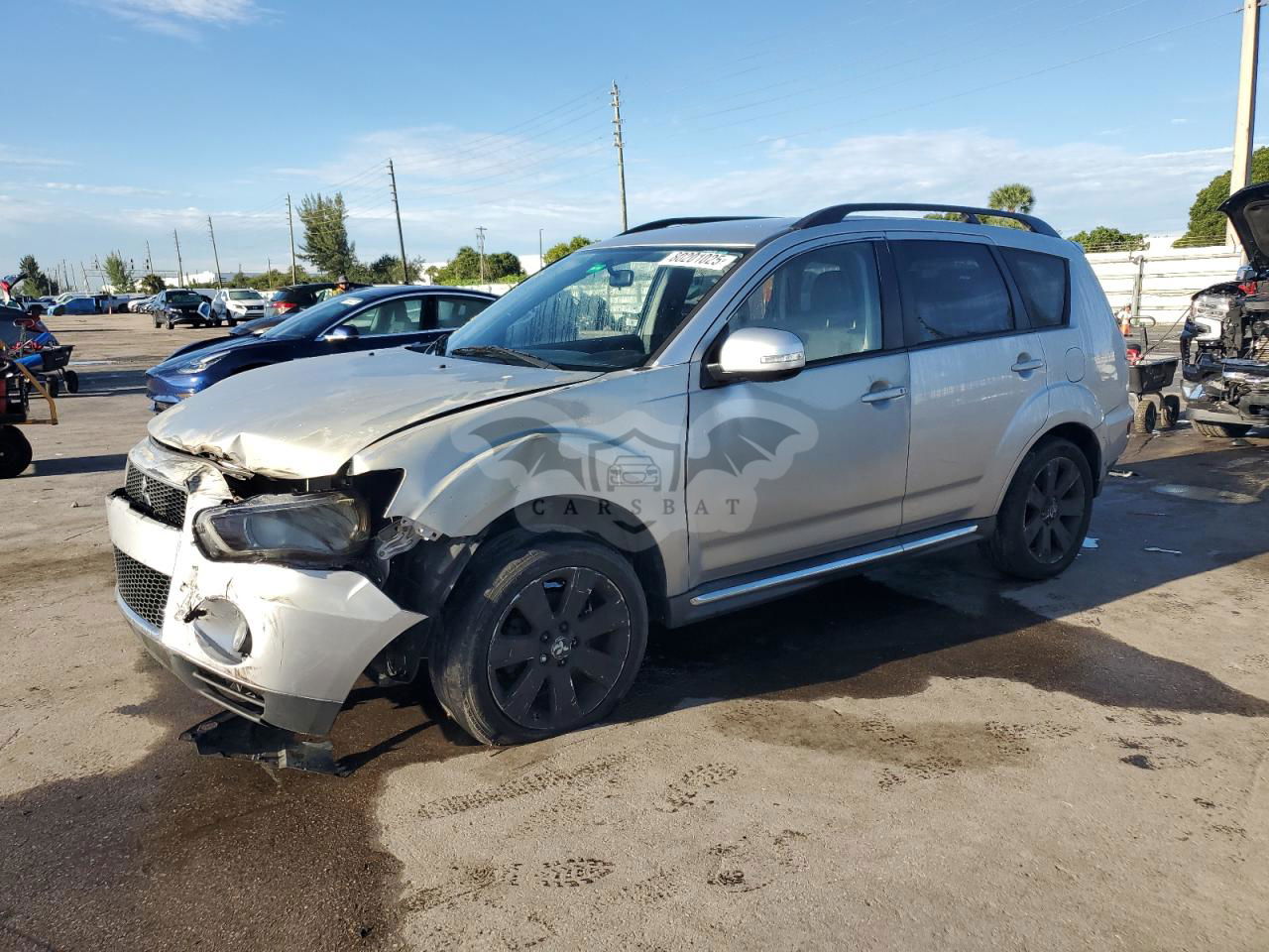 Mitsubishi Outlander SE 2.4L  4 2010