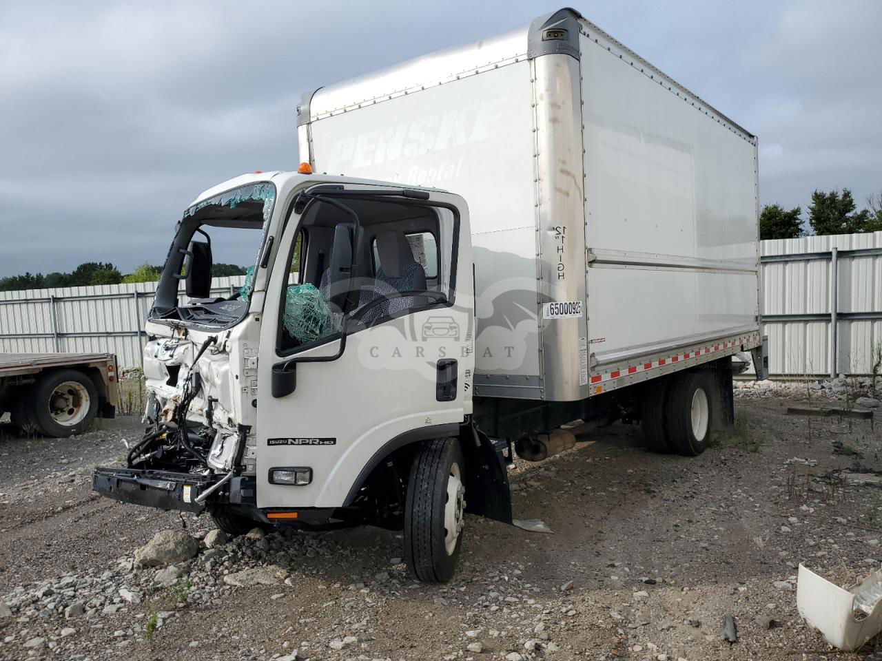 Isuzu NPR 6.6L  8 2024